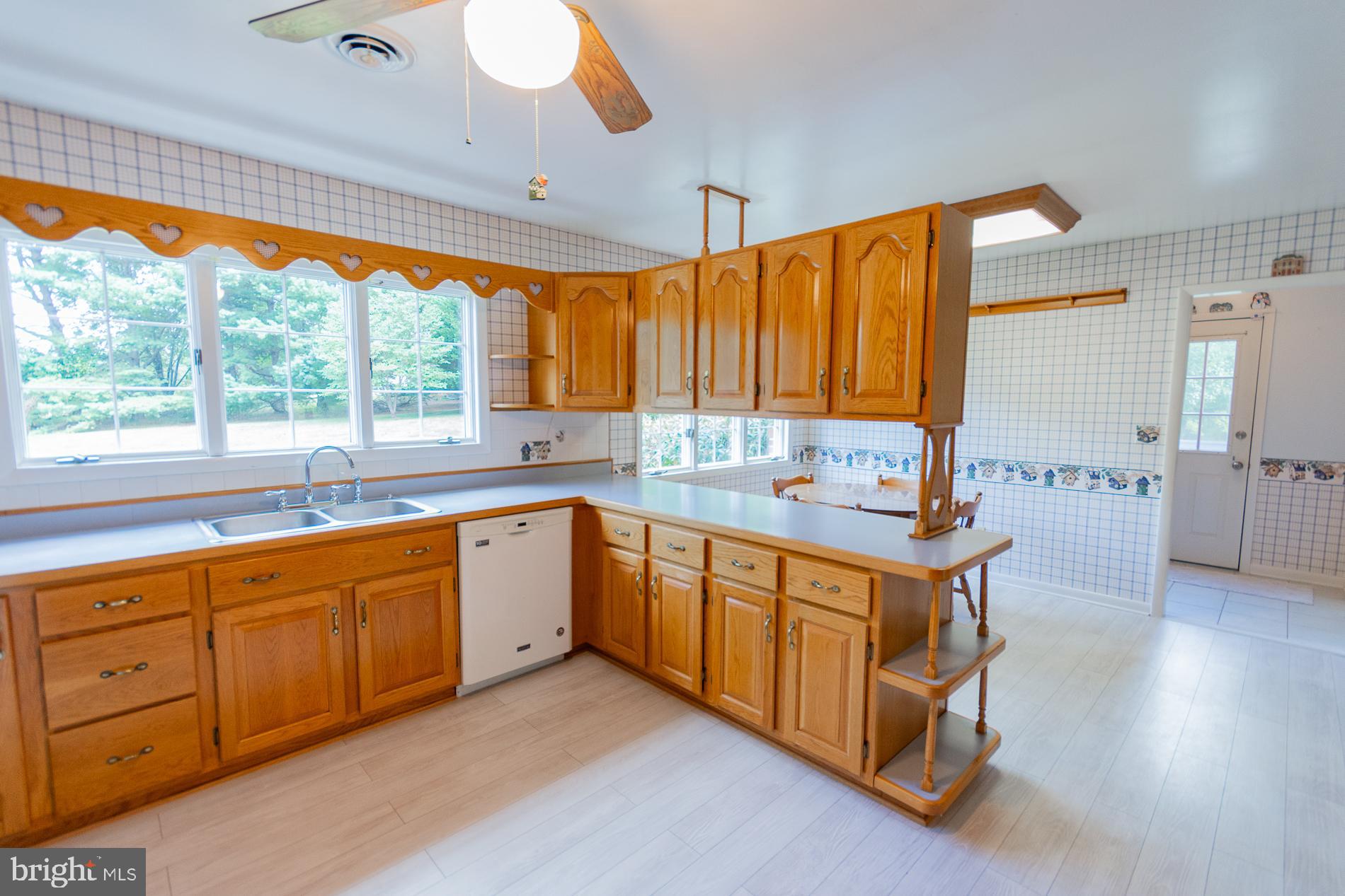 PEMBROKE GROVE - Residential