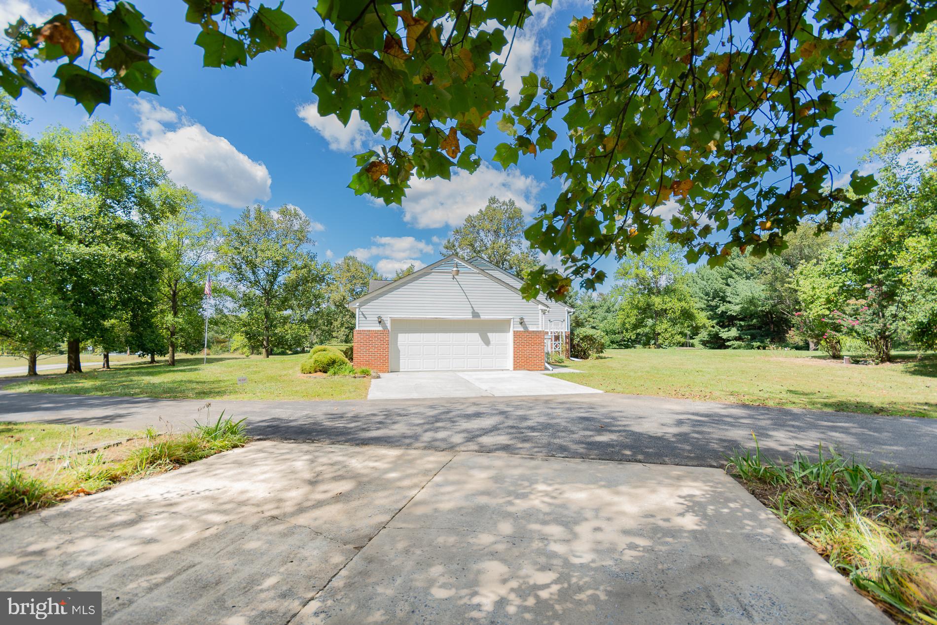 PEMBROKE GROVE - Residential