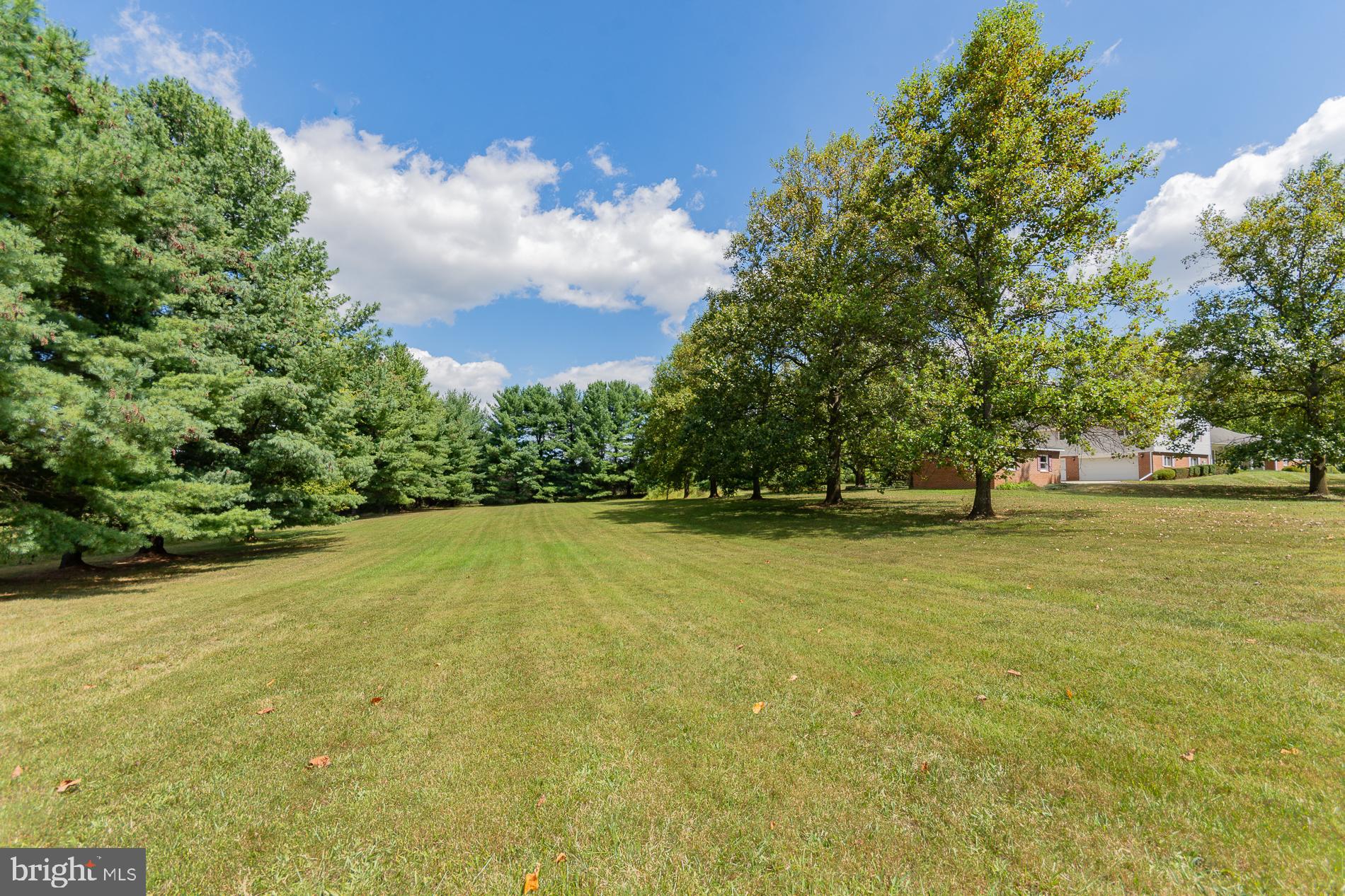 PEMBROKE GROVE - Residential