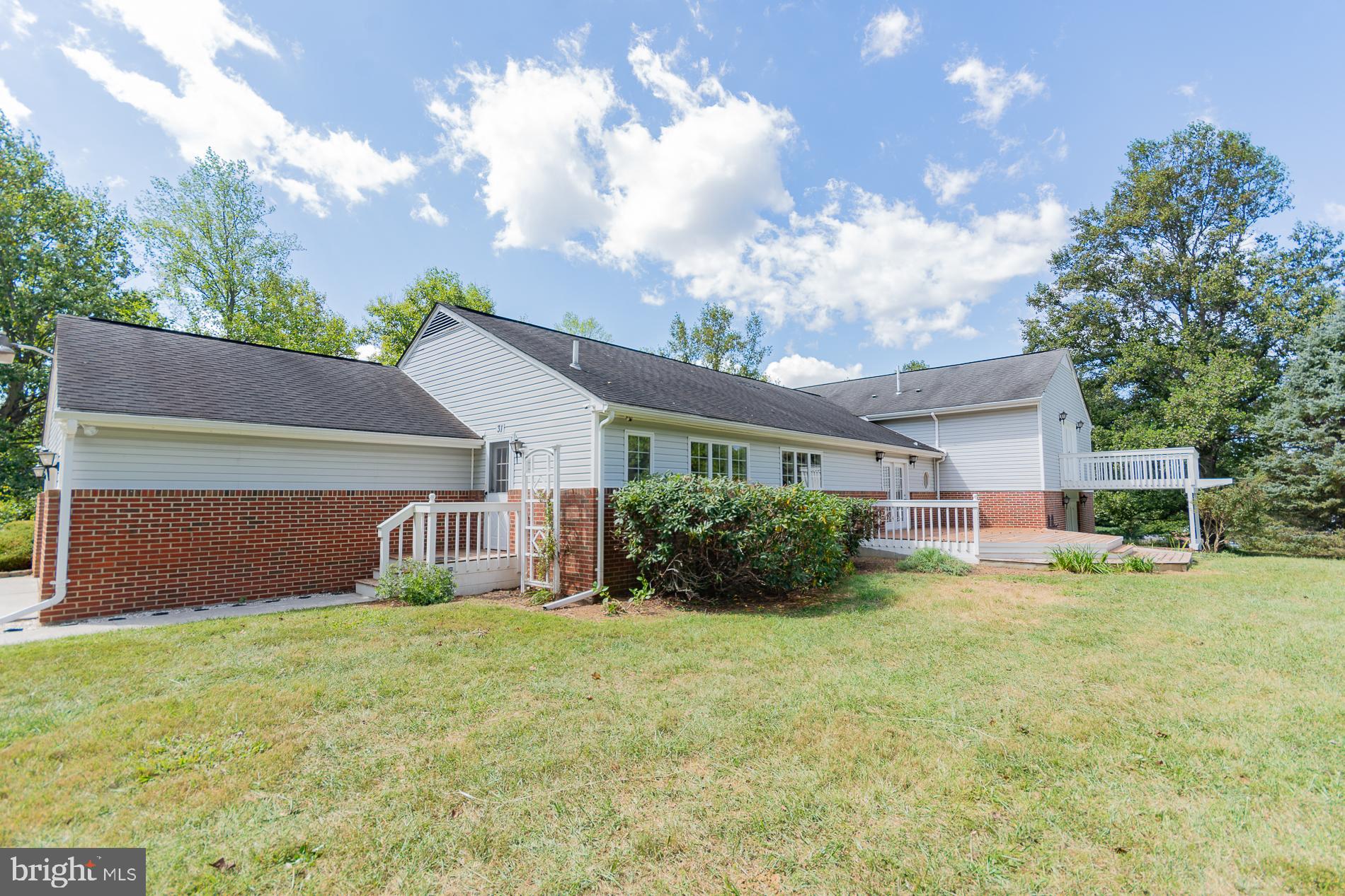 PEMBROKE GROVE - Residential