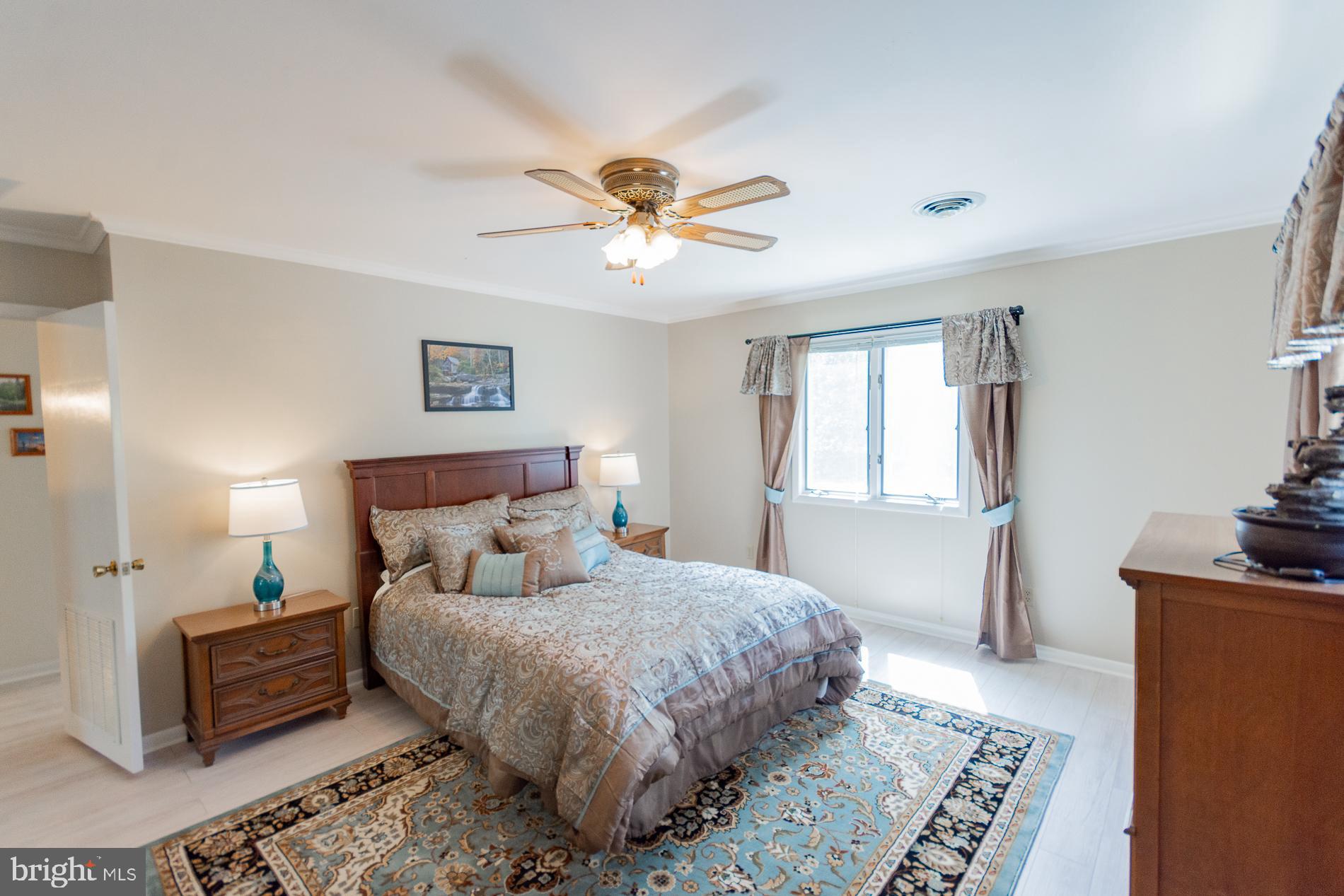 PEMBROKE GROVE - Residential