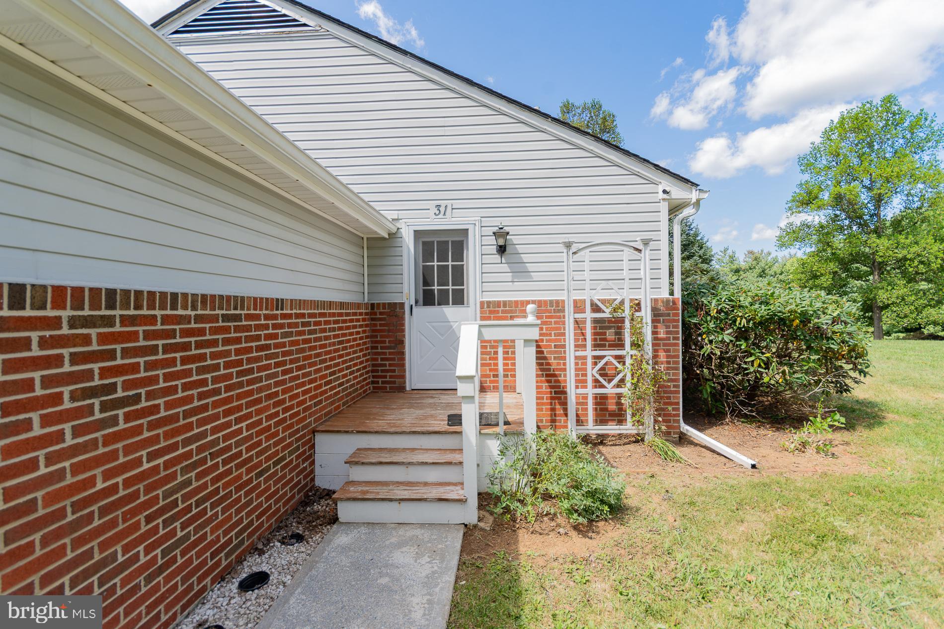 PEMBROKE GROVE - Residential