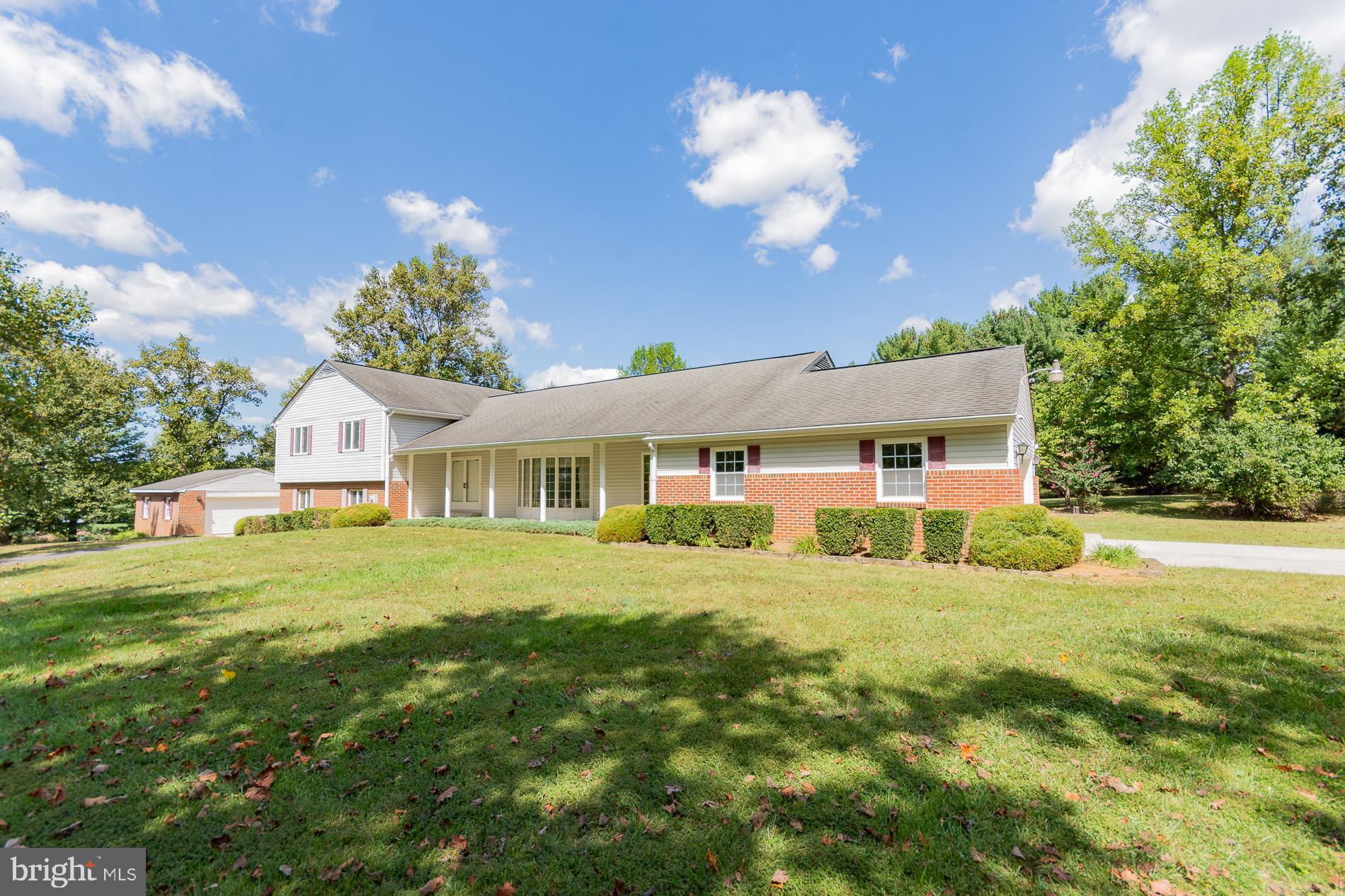 PEMBROKE GROVE - Residential