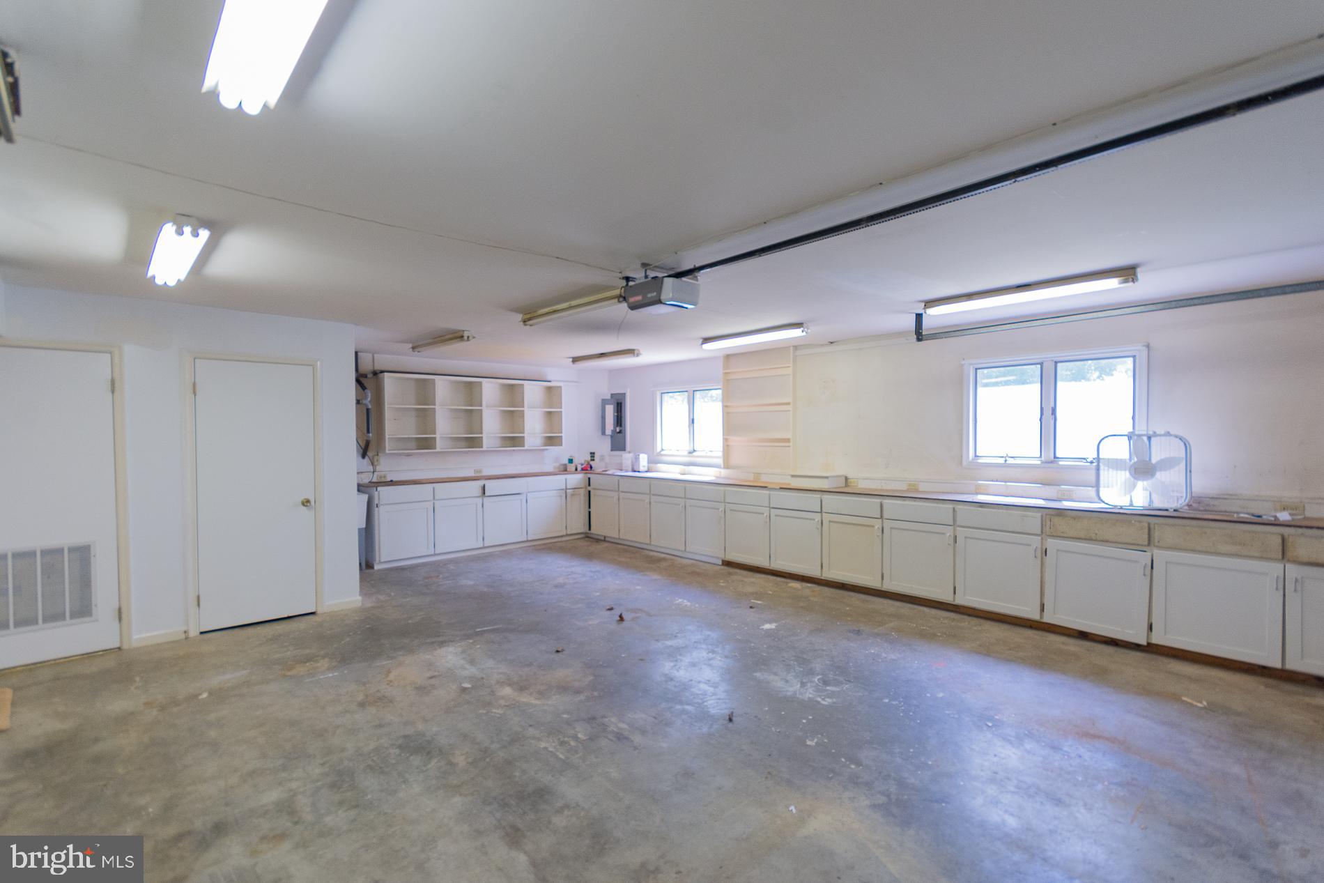 PEMBROKE GROVE - Residential