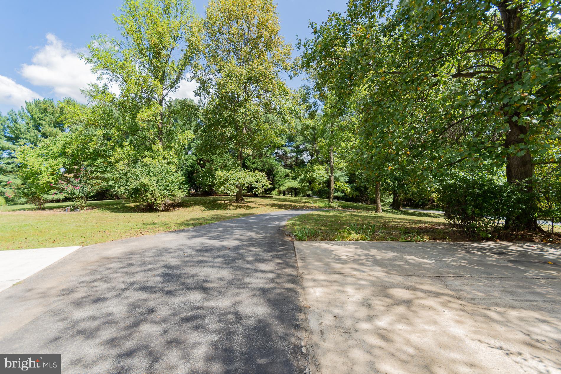 PEMBROKE GROVE - Residential