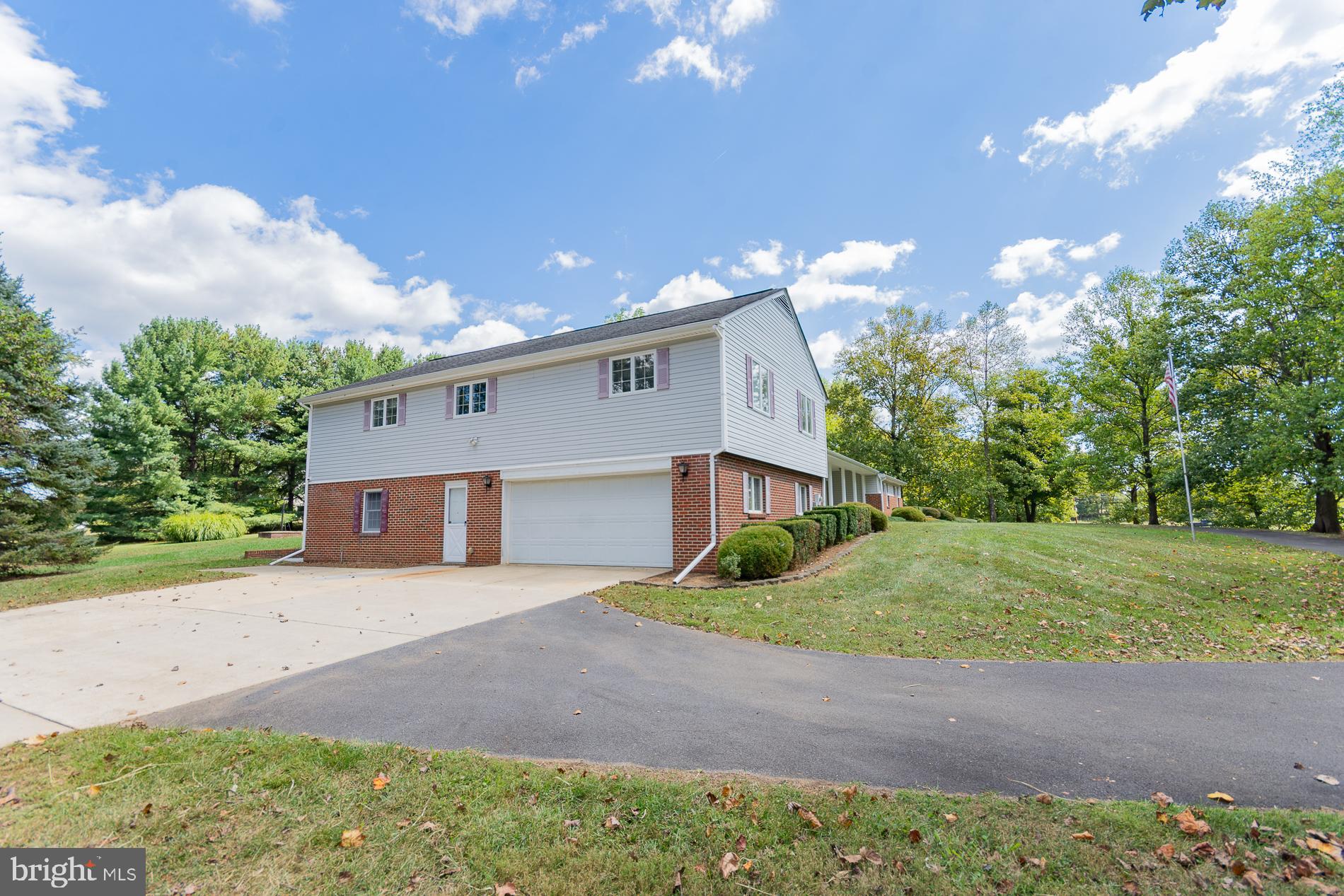 PEMBROKE GROVE - Residential