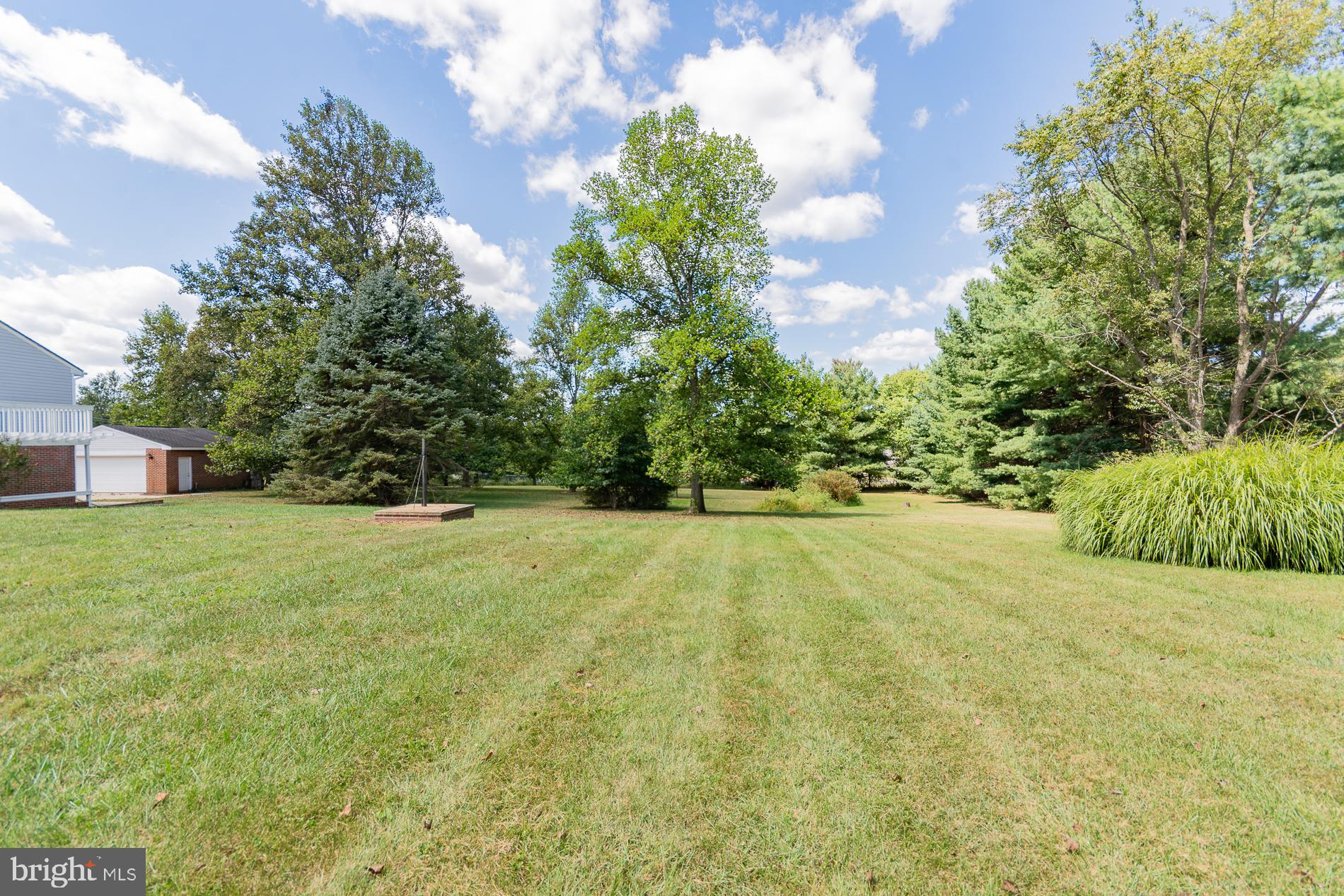 PEMBROKE GROVE - Residential