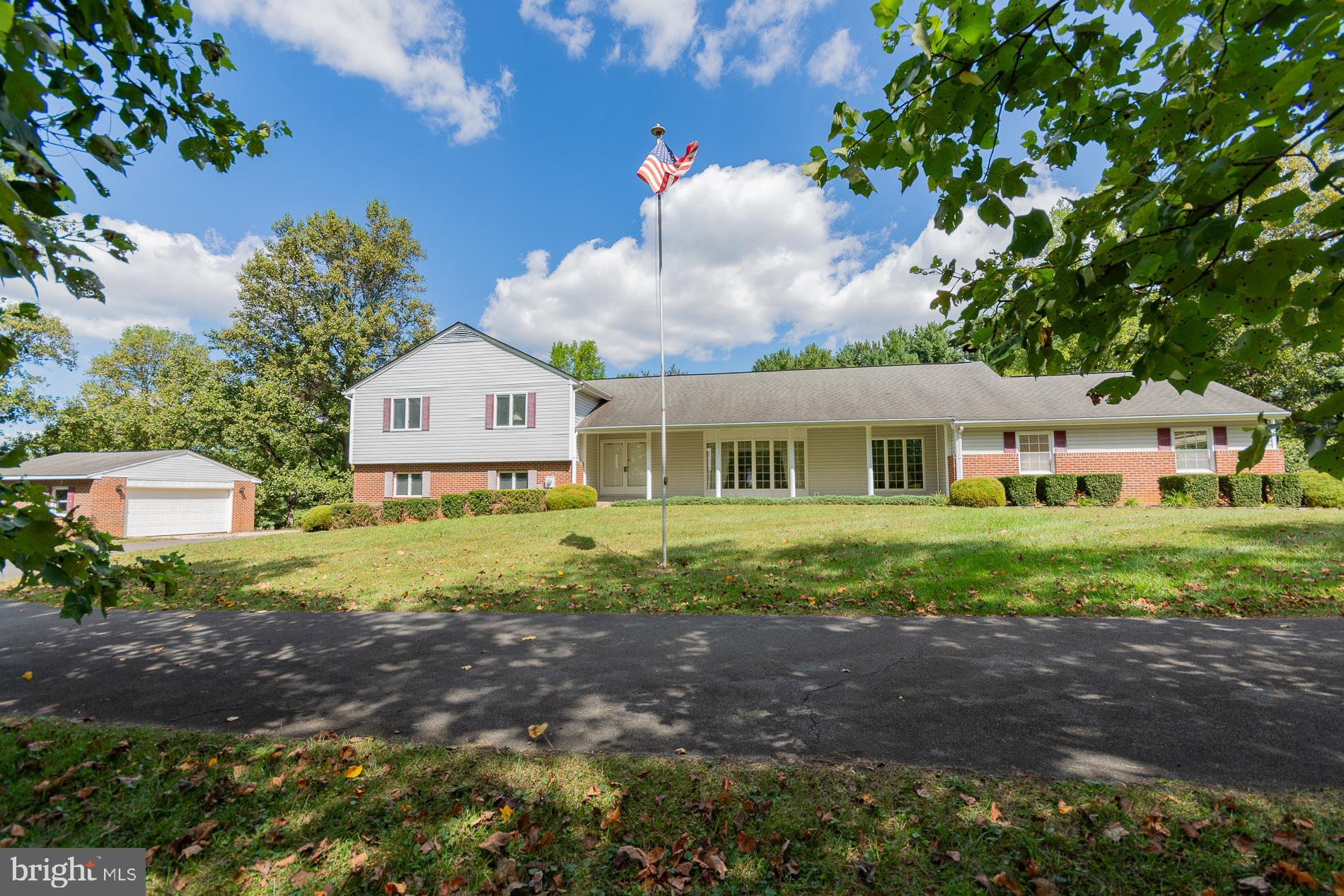 PEMBROKE GROVE - Residential