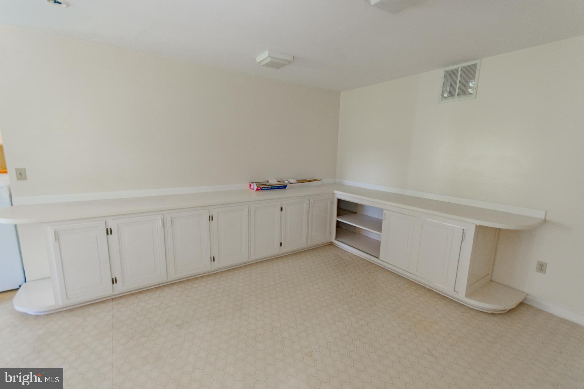 PEMBROKE GROVE - Residential