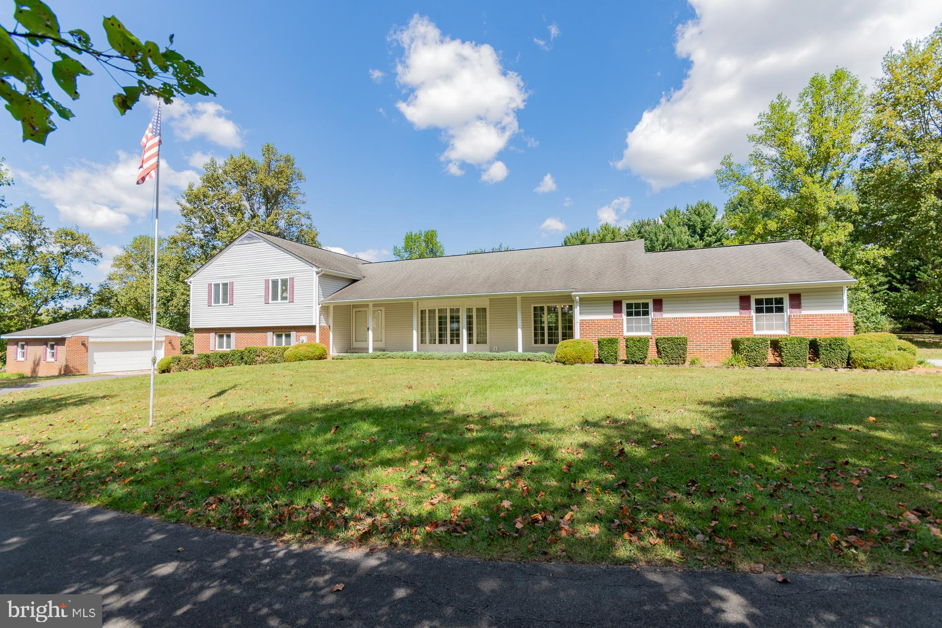 PEMBROKE GROVE - Residential