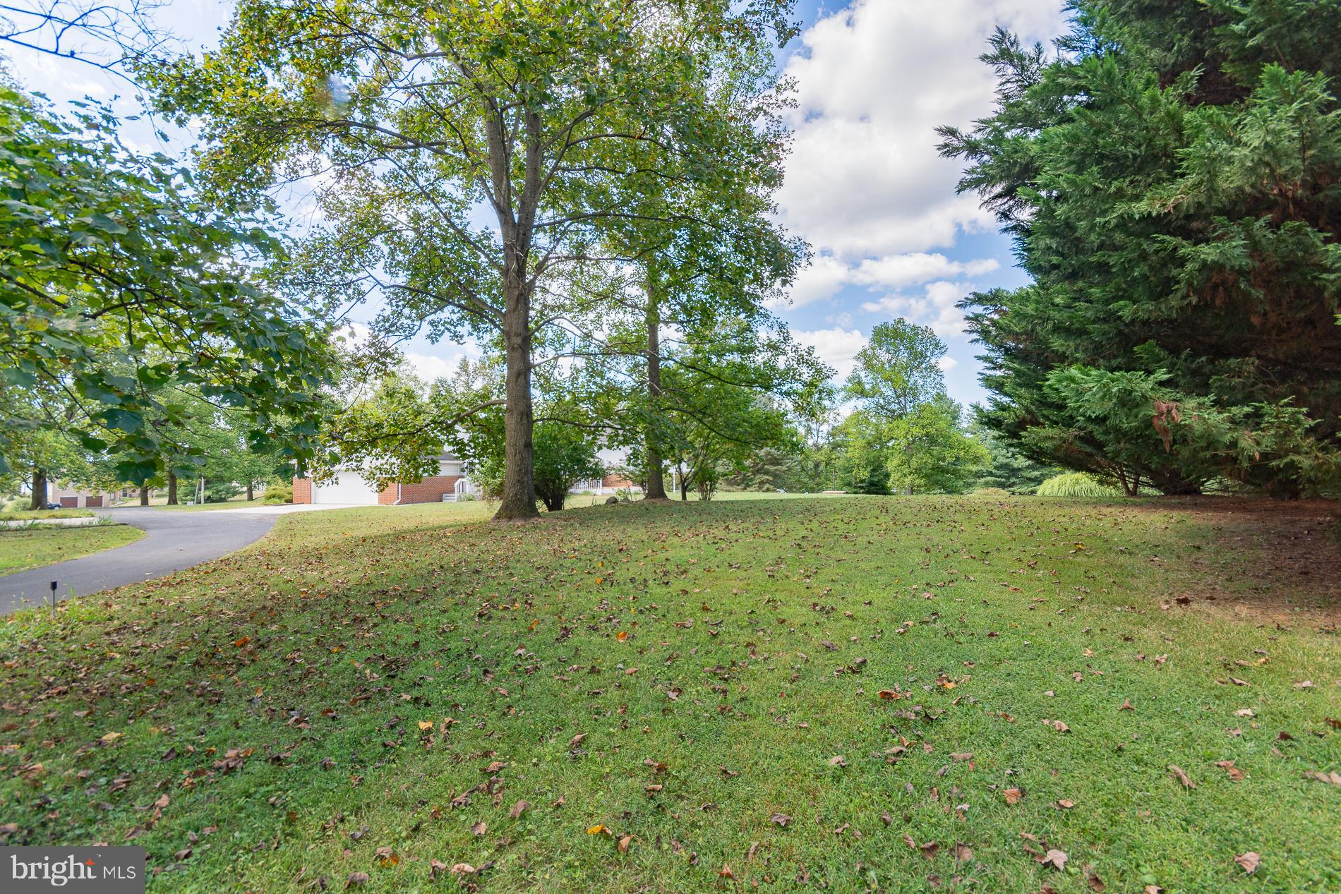 PEMBROKE GROVE - Residential