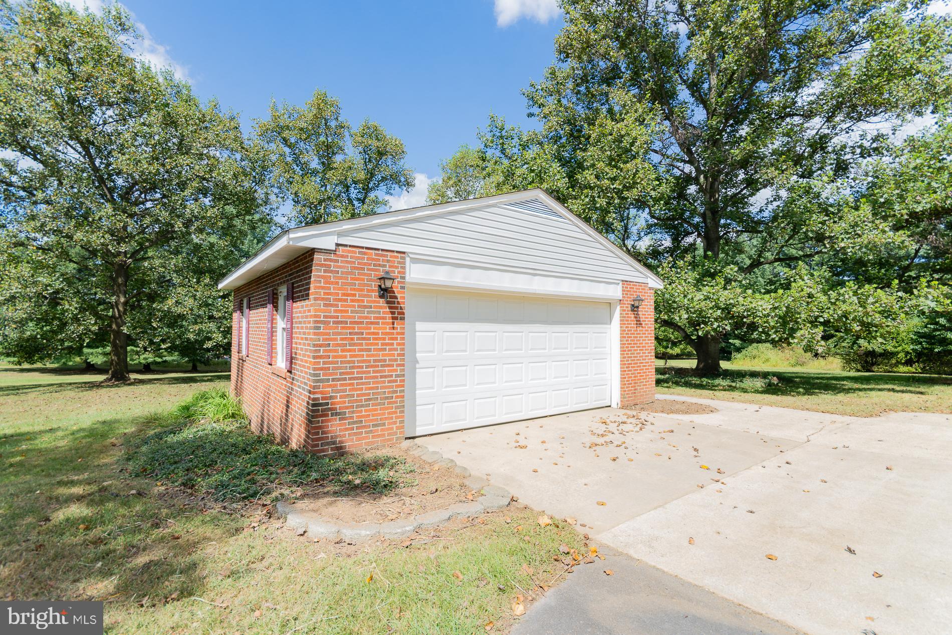 PEMBROKE GROVE - Residential