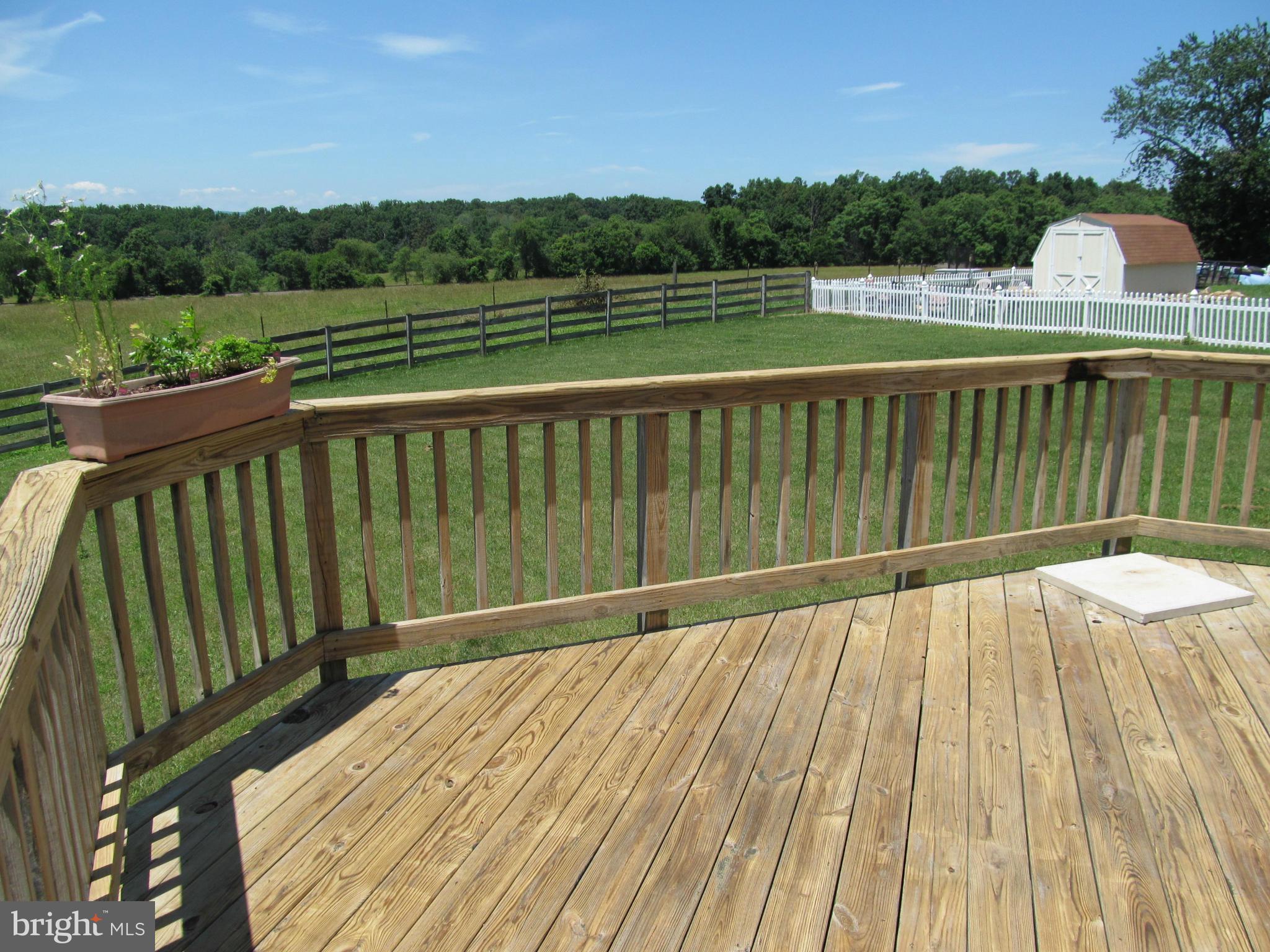 MOUNTAIN SHADE - Residential