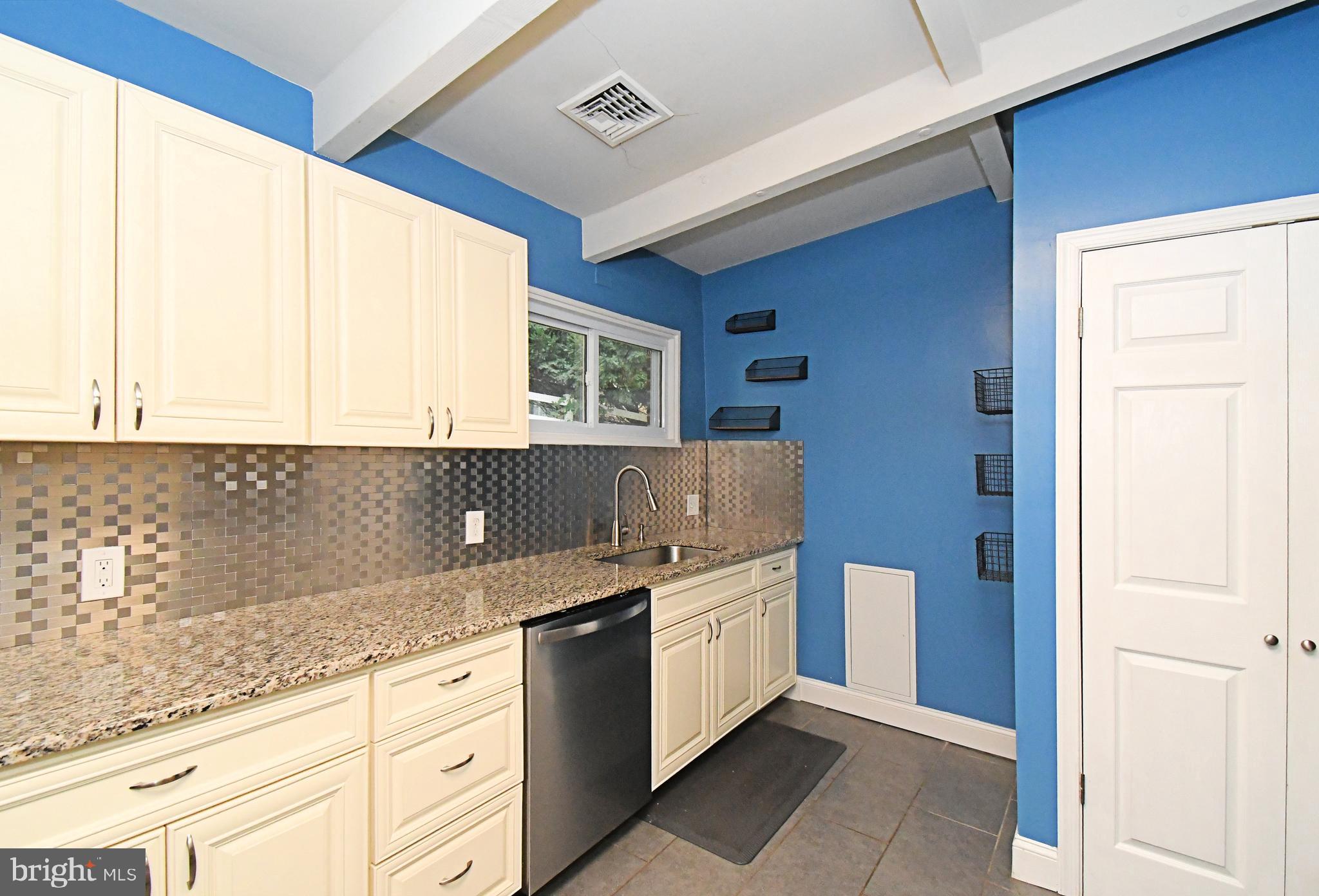 ROBERTS PARK - Residential