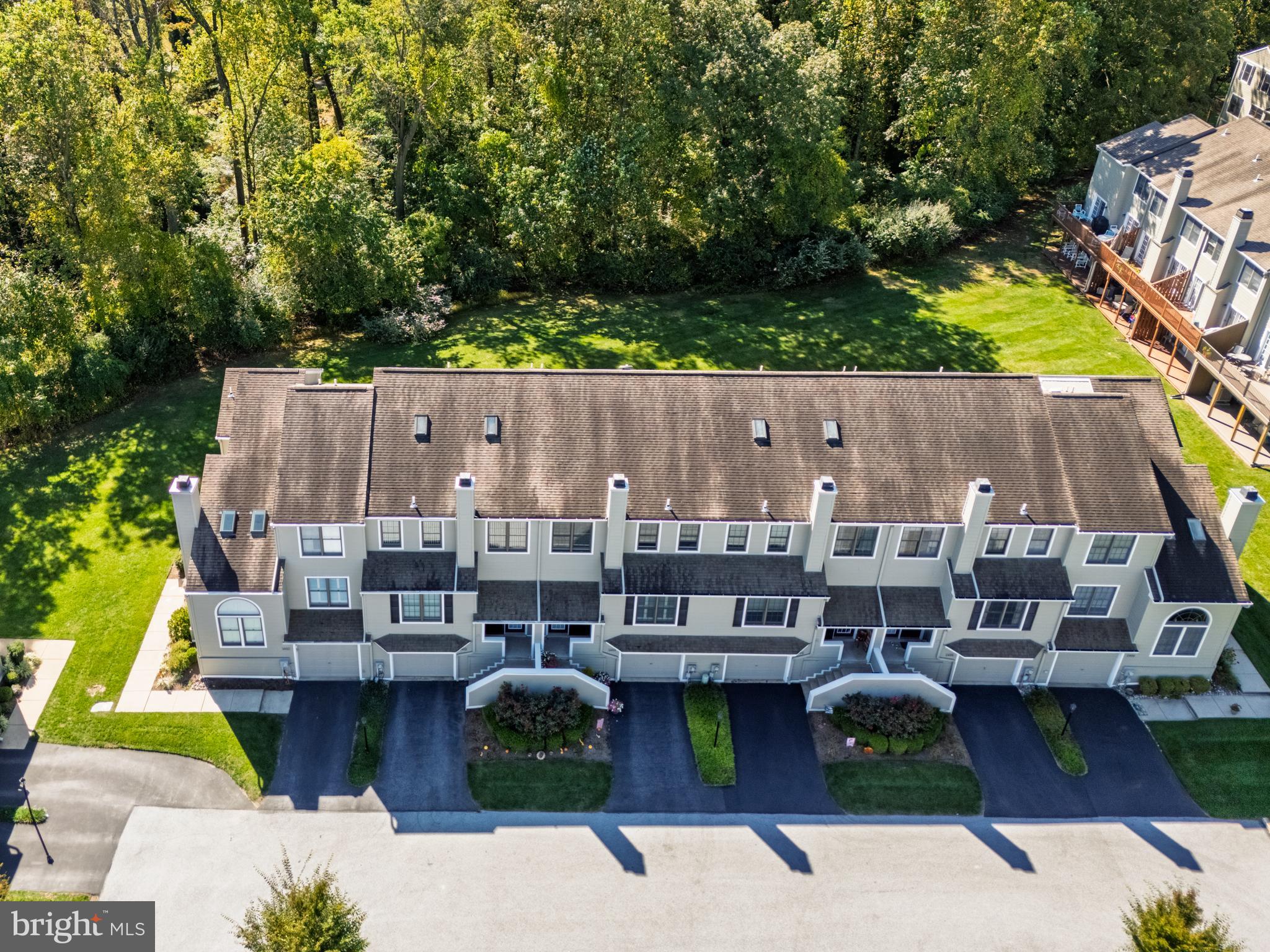 1402 RADCLIFFE COURT