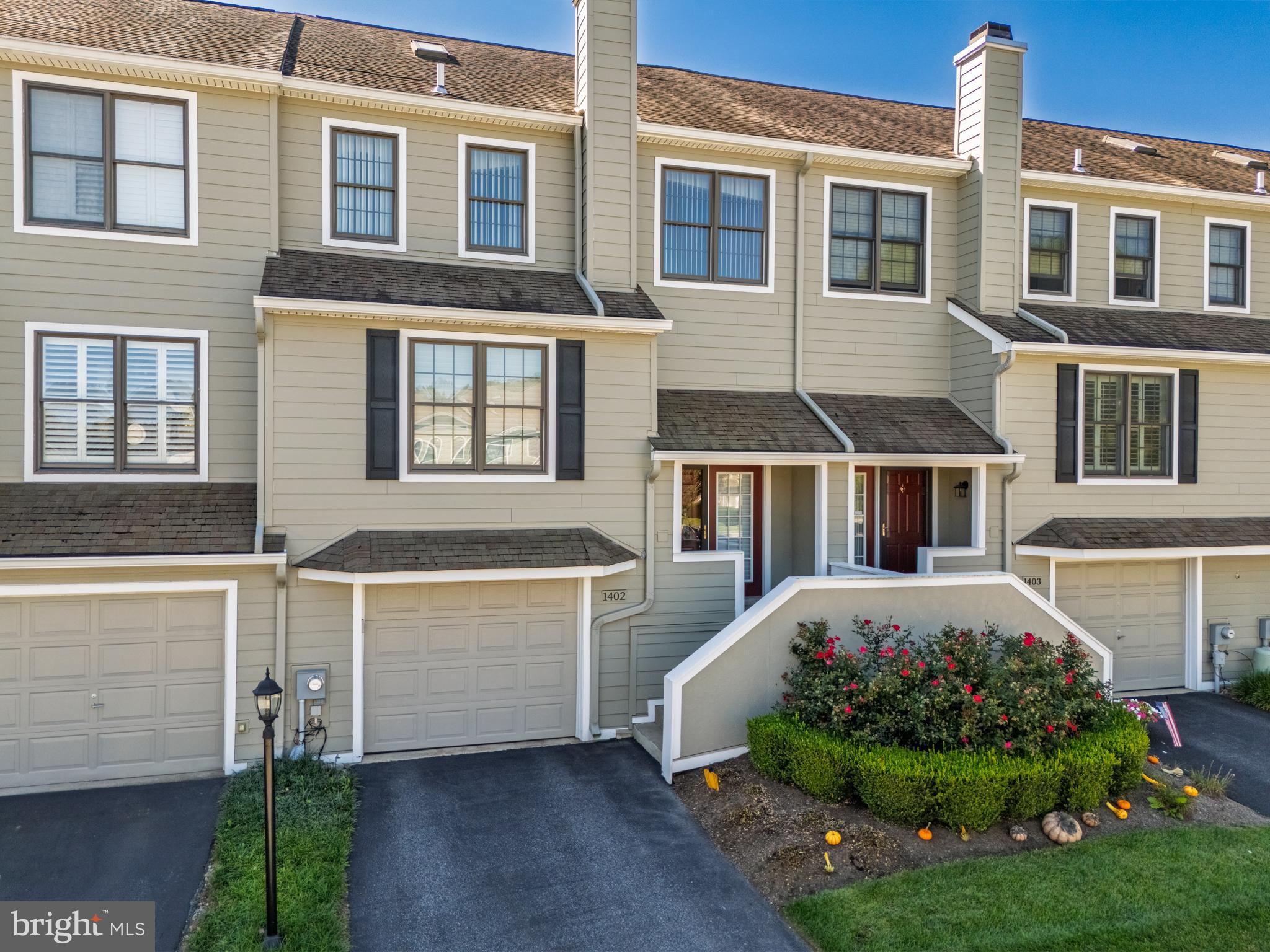 1402 RADCLIFFE COURT