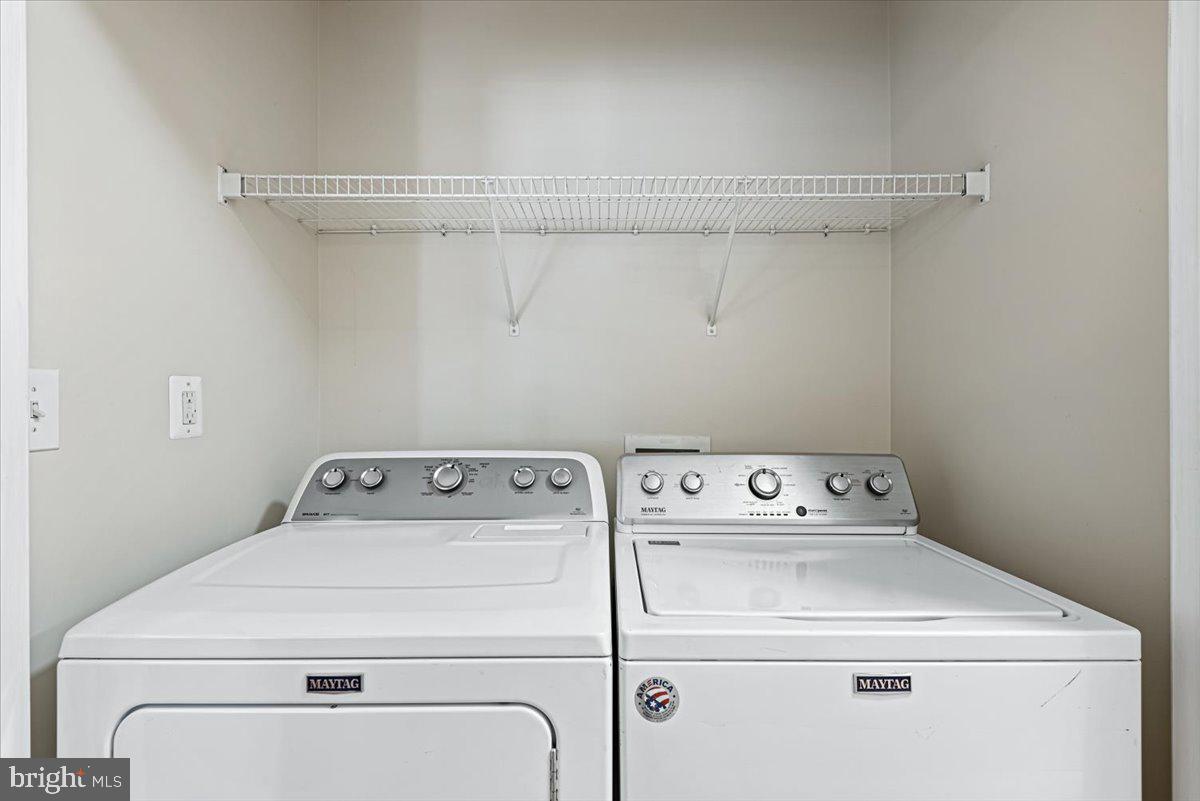 LAKE LAND OR - Residential