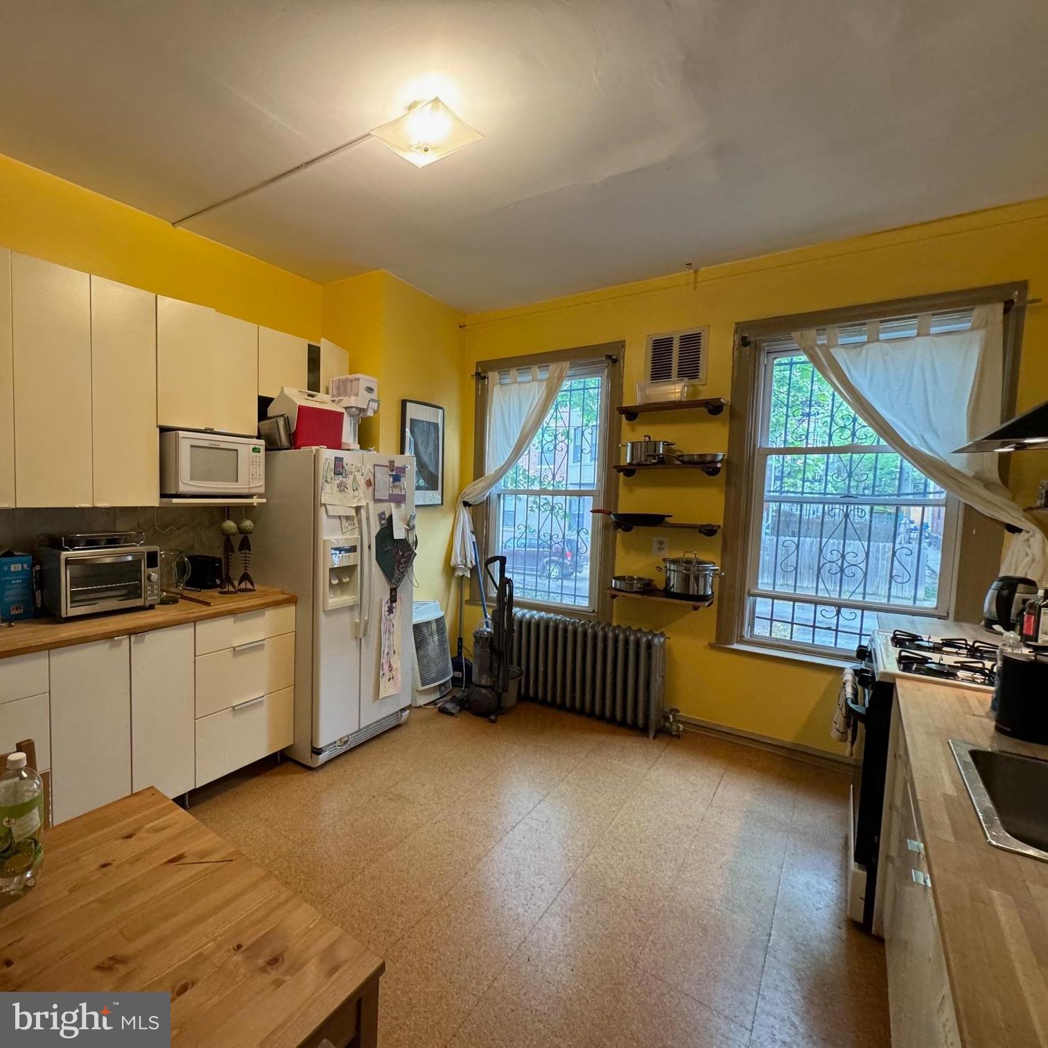 SQUIRREL HILL - Residential