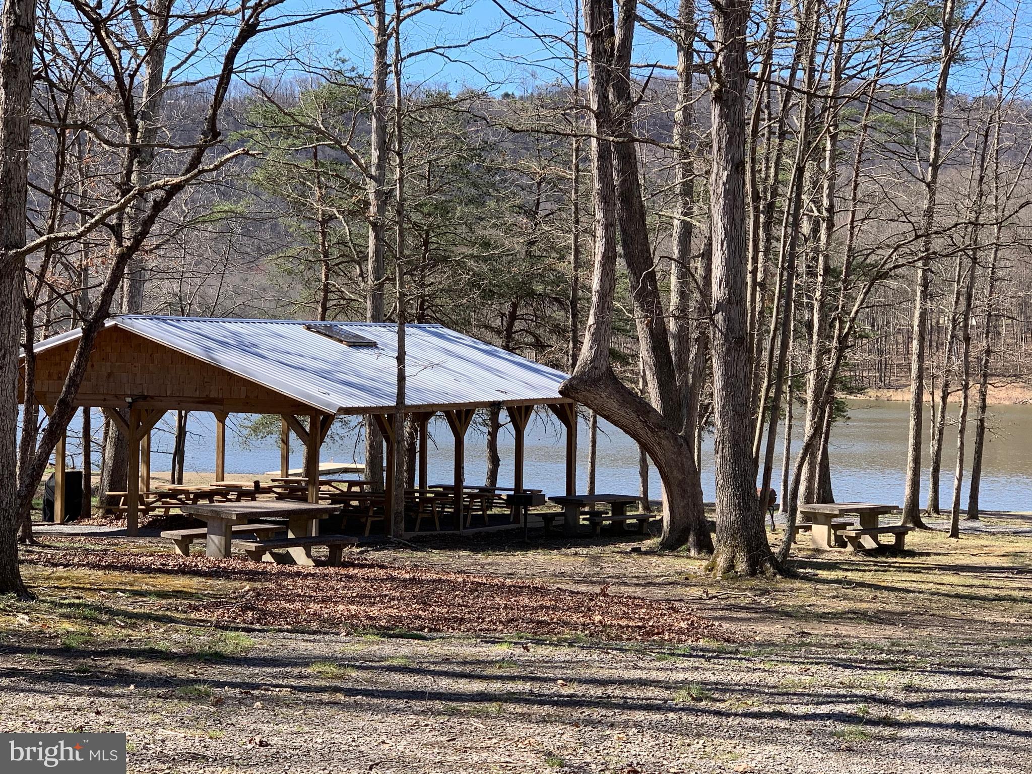 LAKE FERNDALE - Land