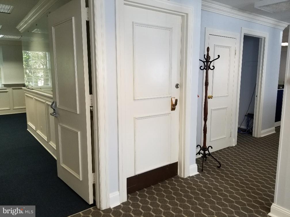 4021 UNIVERSITY DRIVE 201