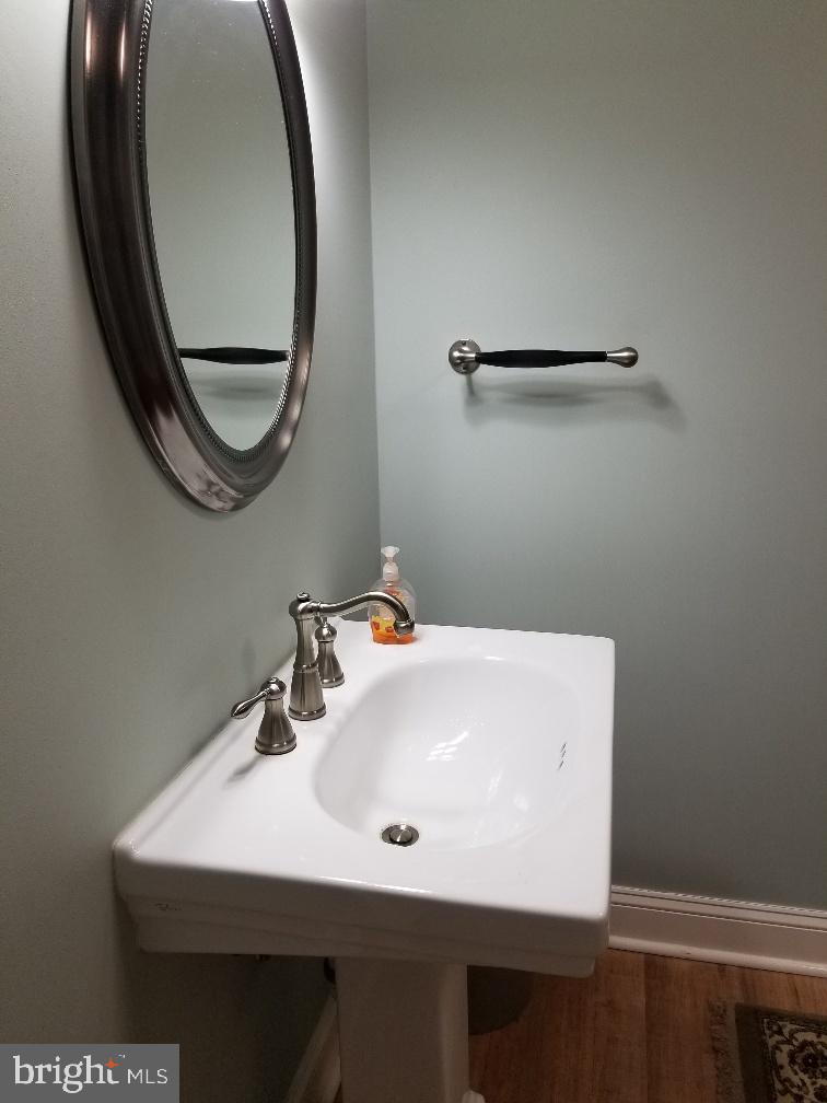 4021 UNIVERSITY DRIVE 201