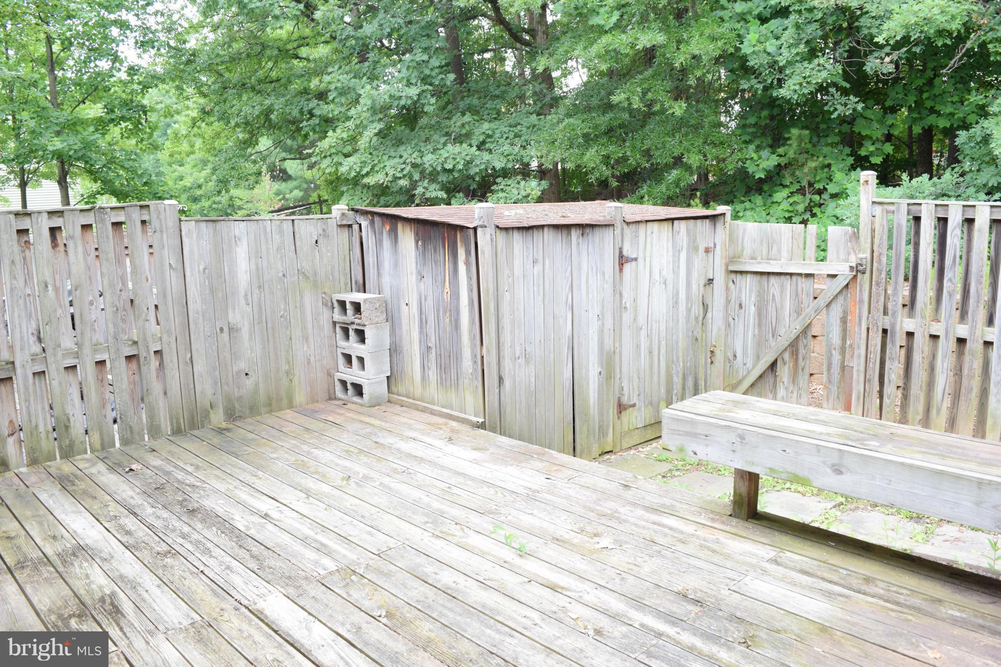 LITTLE ROCKY RUN - Residential Lease