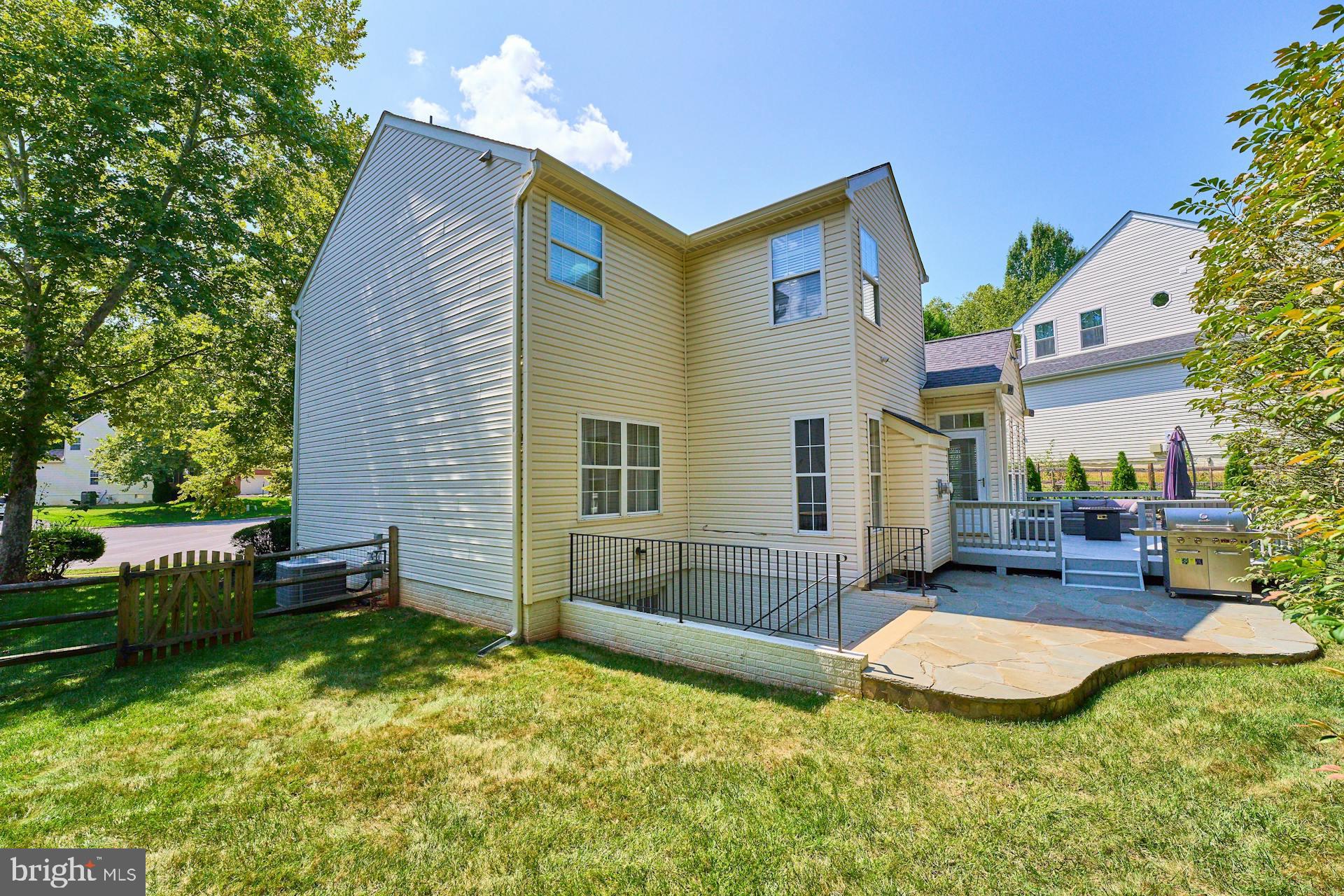 POTOMAC LAKES - Residential