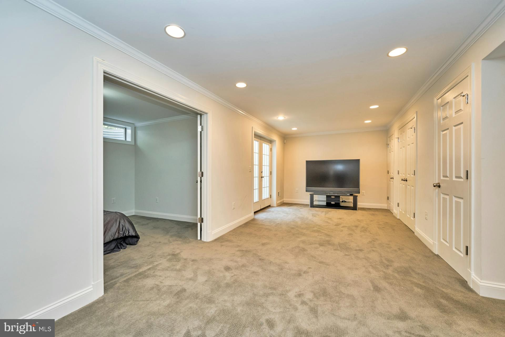 POTOMAC LAKES - Residential