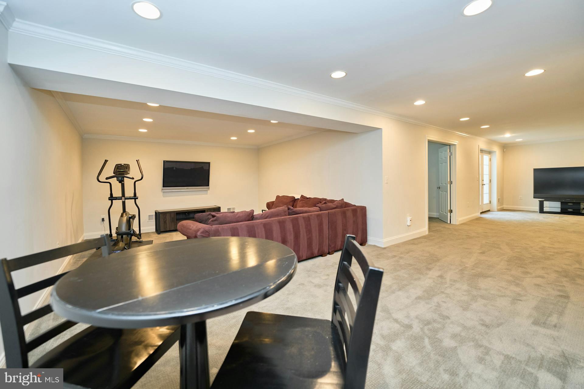 POTOMAC LAKES - Residential