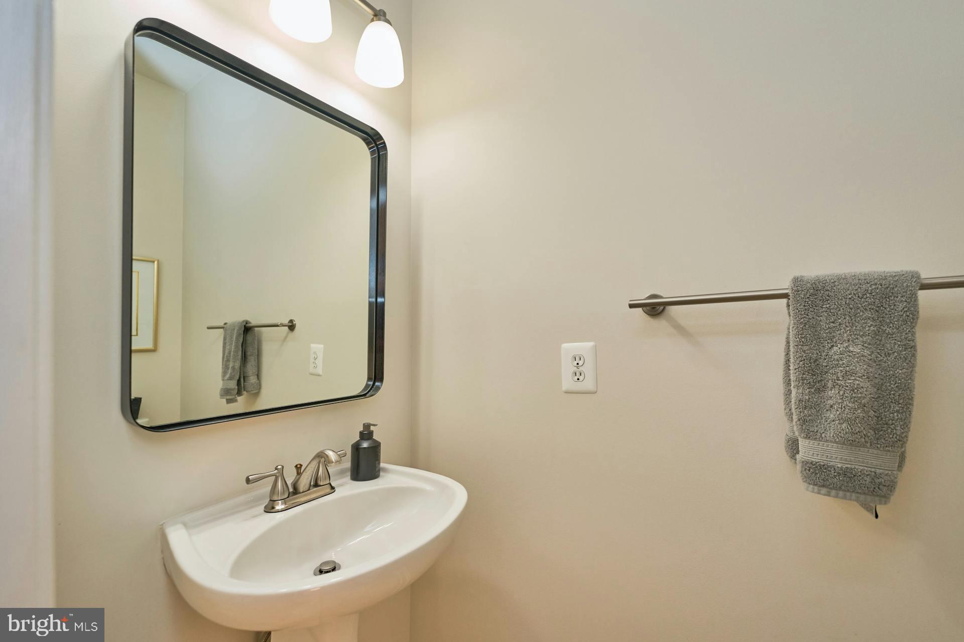 POTOMAC LAKES - Residential