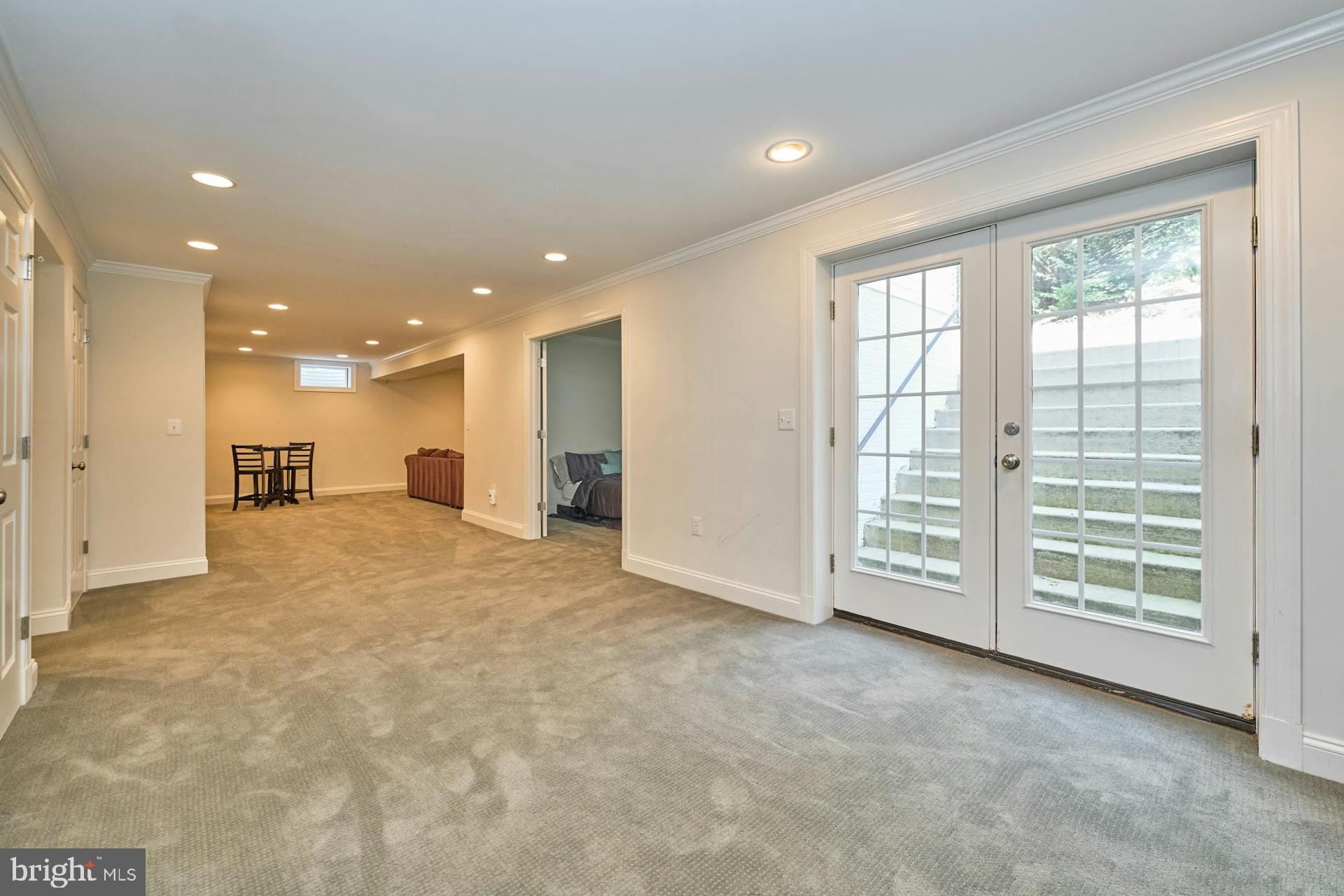 POTOMAC LAKES - Residential