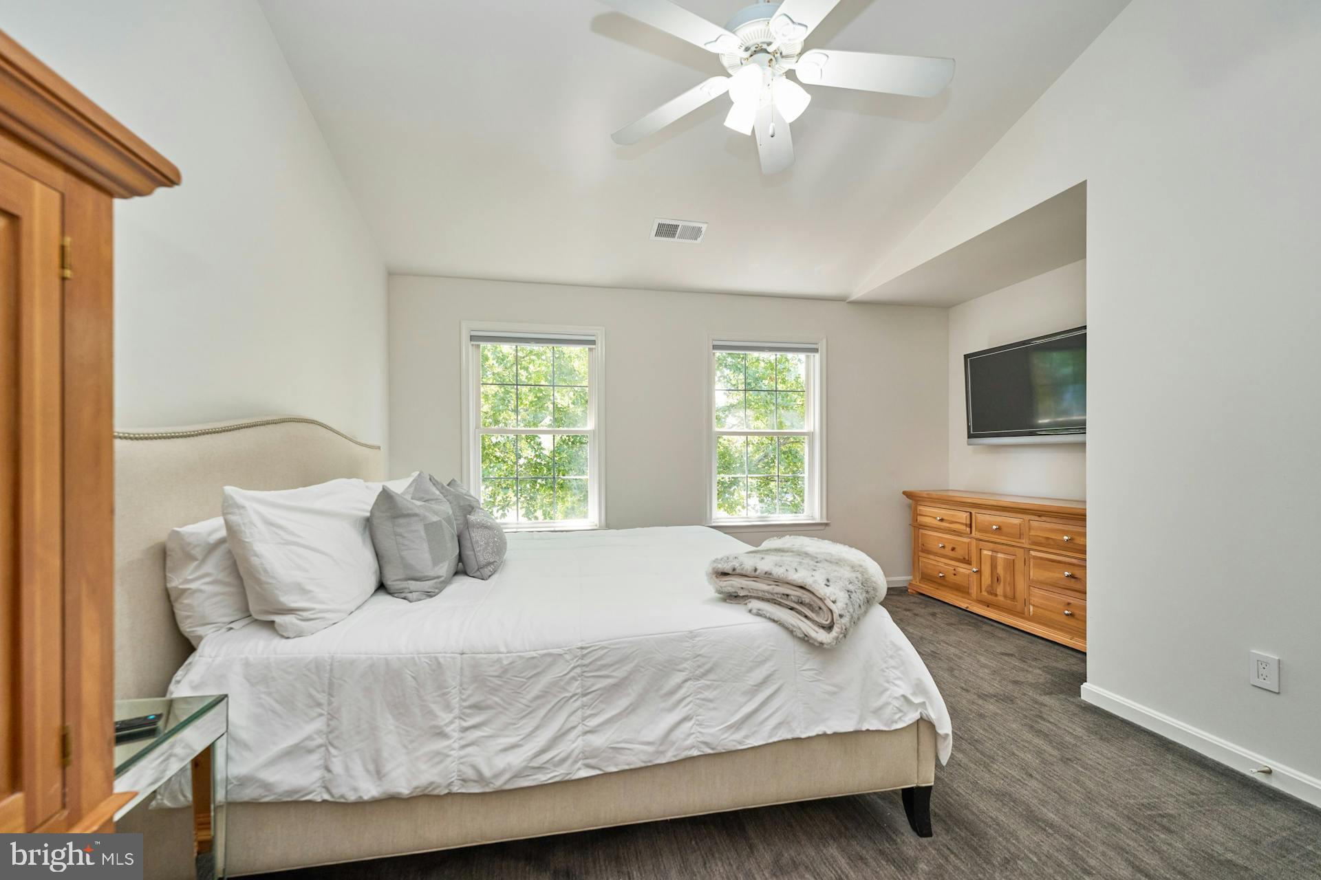 POTOMAC LAKES - Residential