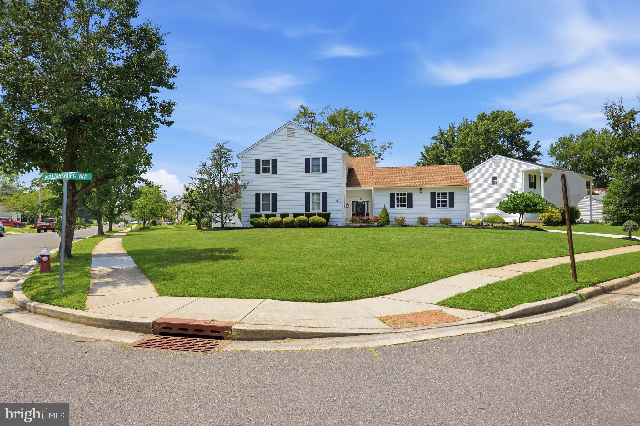 101 WILLIAMSBURG WAY