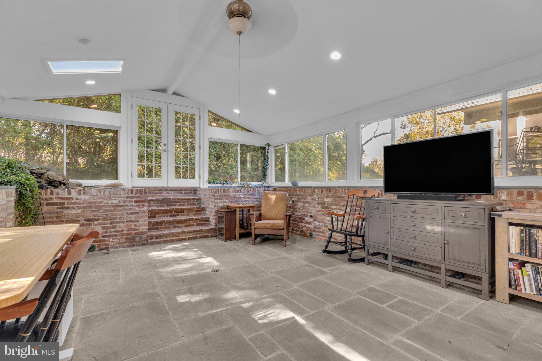 11100 PELHAM LANE