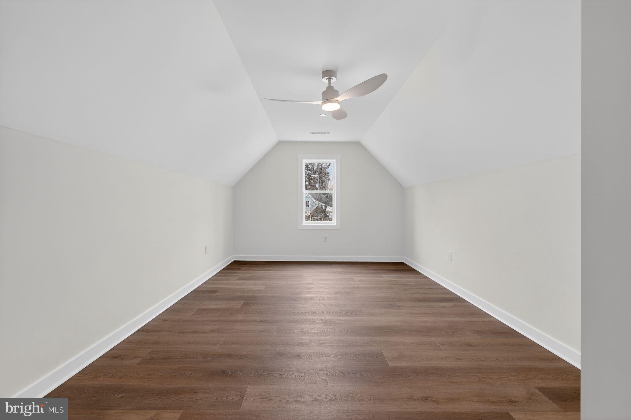 VILLAGE DOWN RIVER - Residential