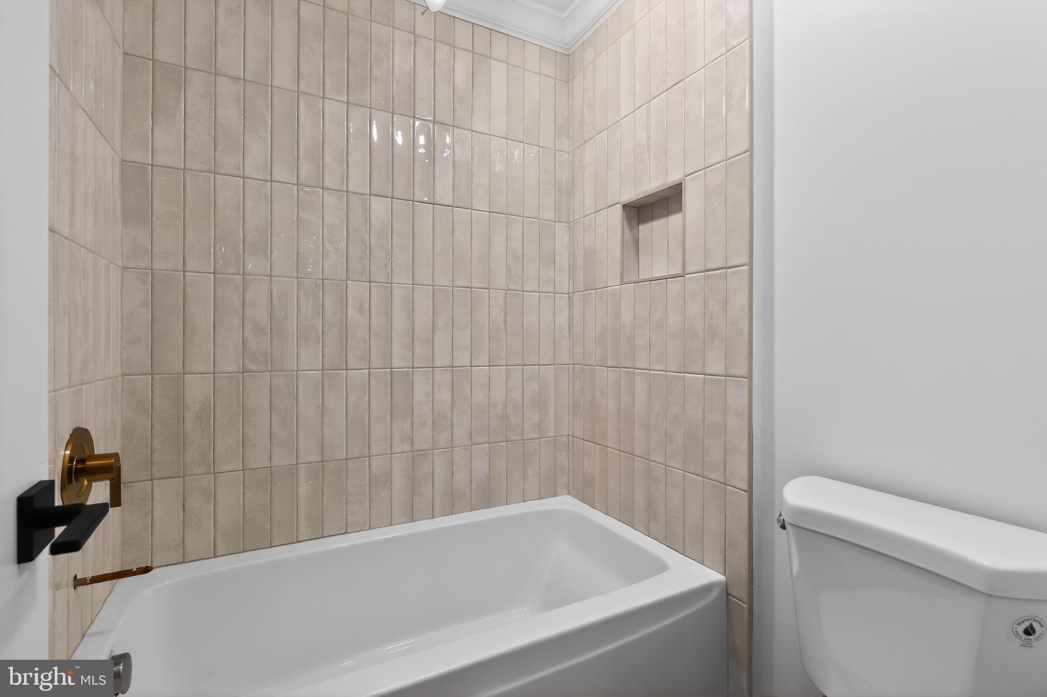 VILLAGE DOWN RIVER - Residential