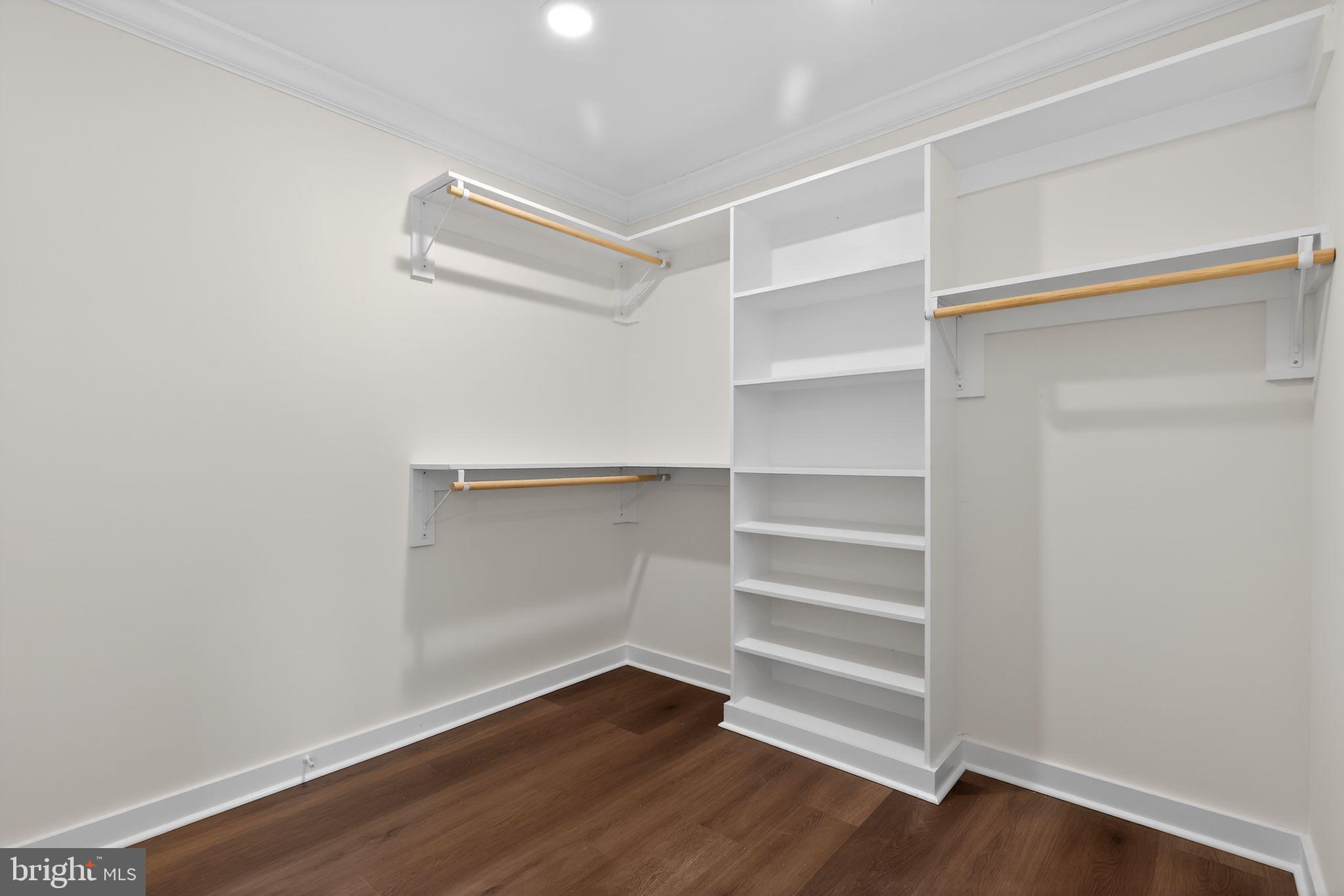 VILLAGE DOWN RIVER - Residential