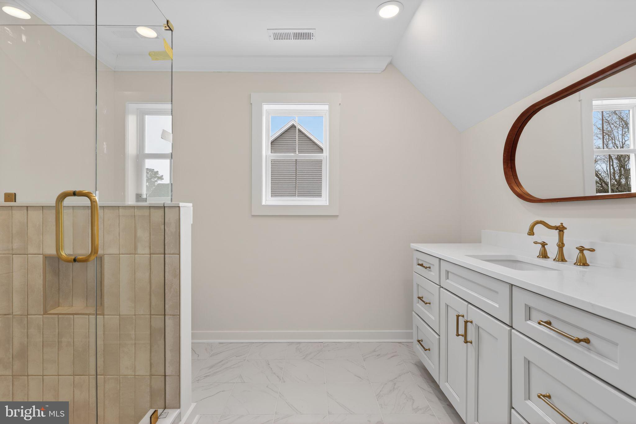 VILLAGE DOWN RIVER - Residential