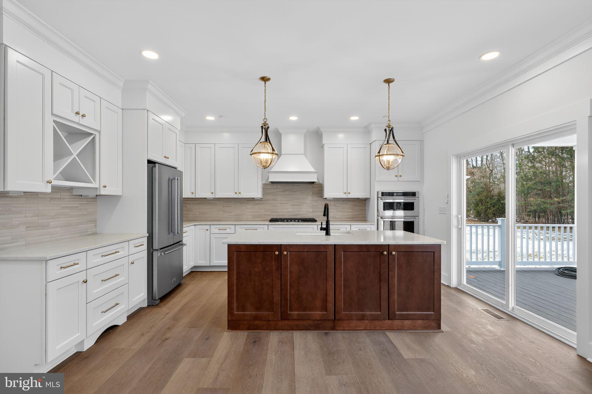 VILLAGE DOWN RIVER - Residential