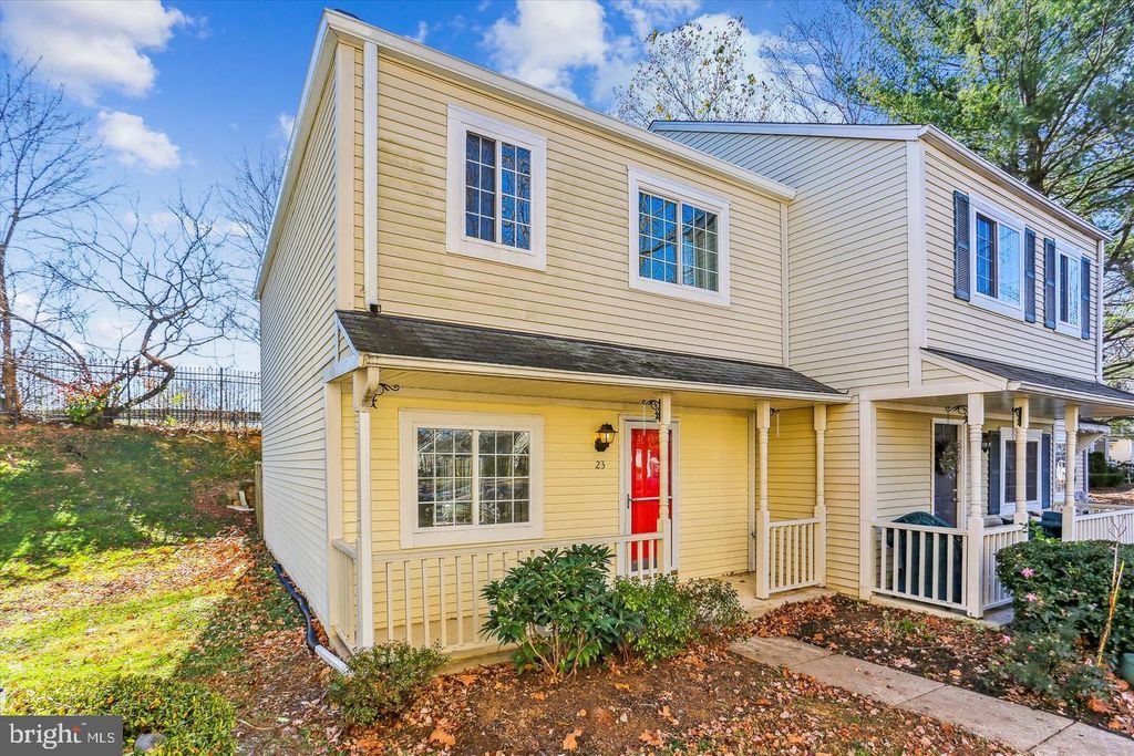 Photo of 23 Stoney Point Court, GERMANTOWN, MD 20876 (MLS # MDMC2205318)