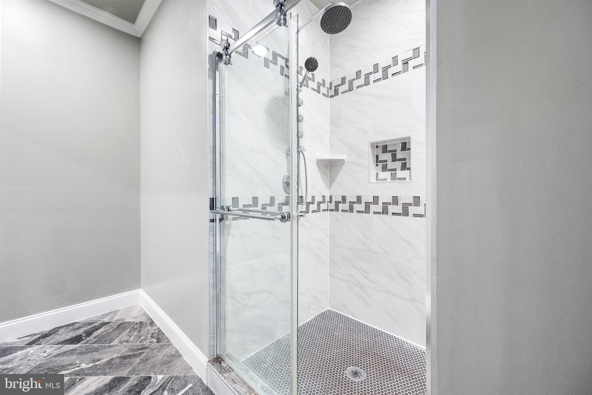 COUNTRY CLUB - Residential