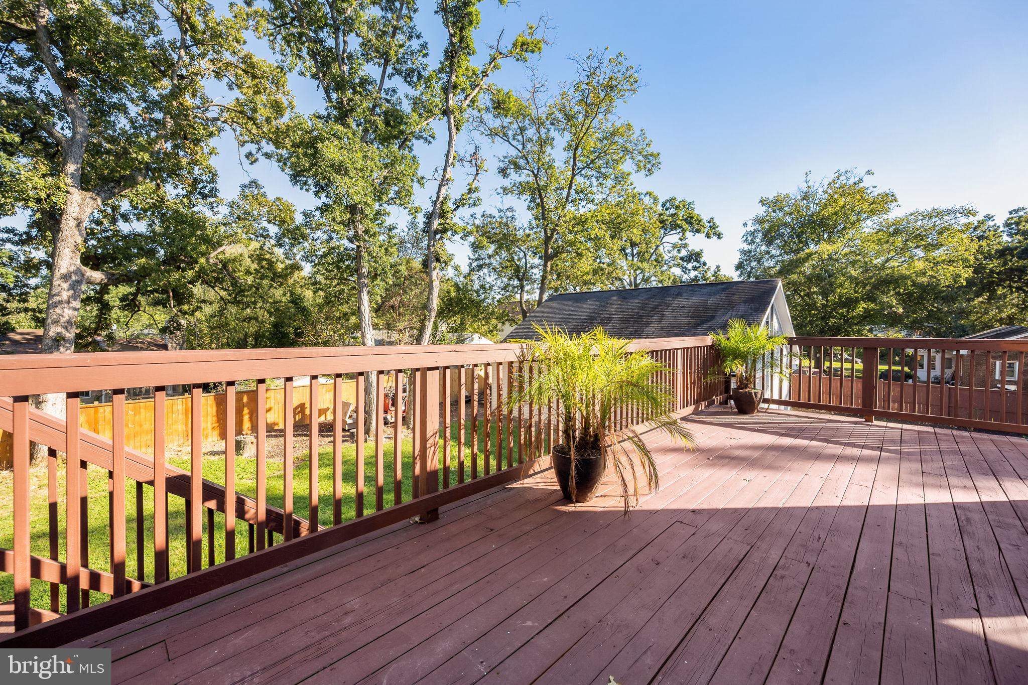 COUNTRY CLUB - Residential