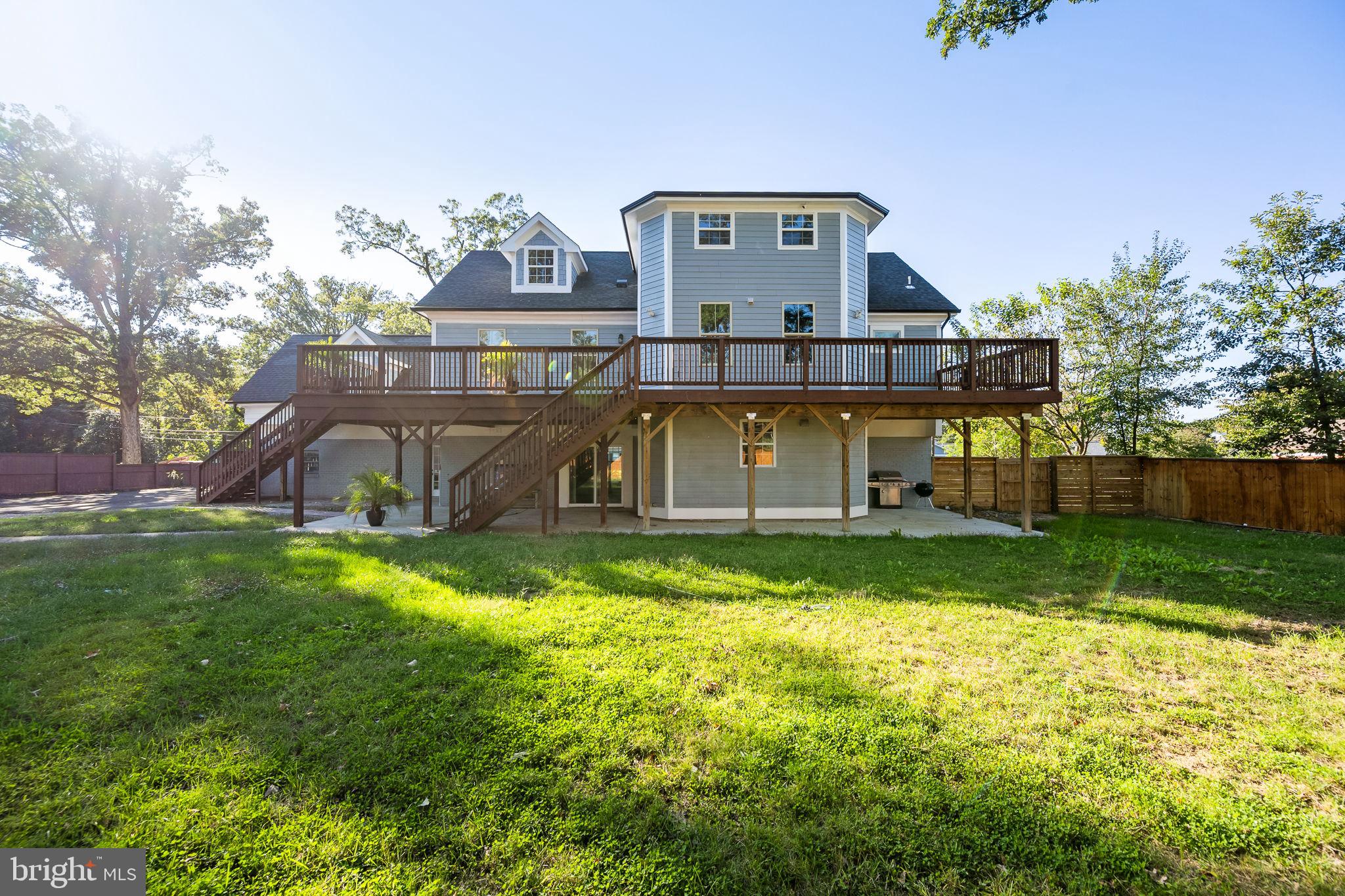 COUNTRY CLUB - Residential