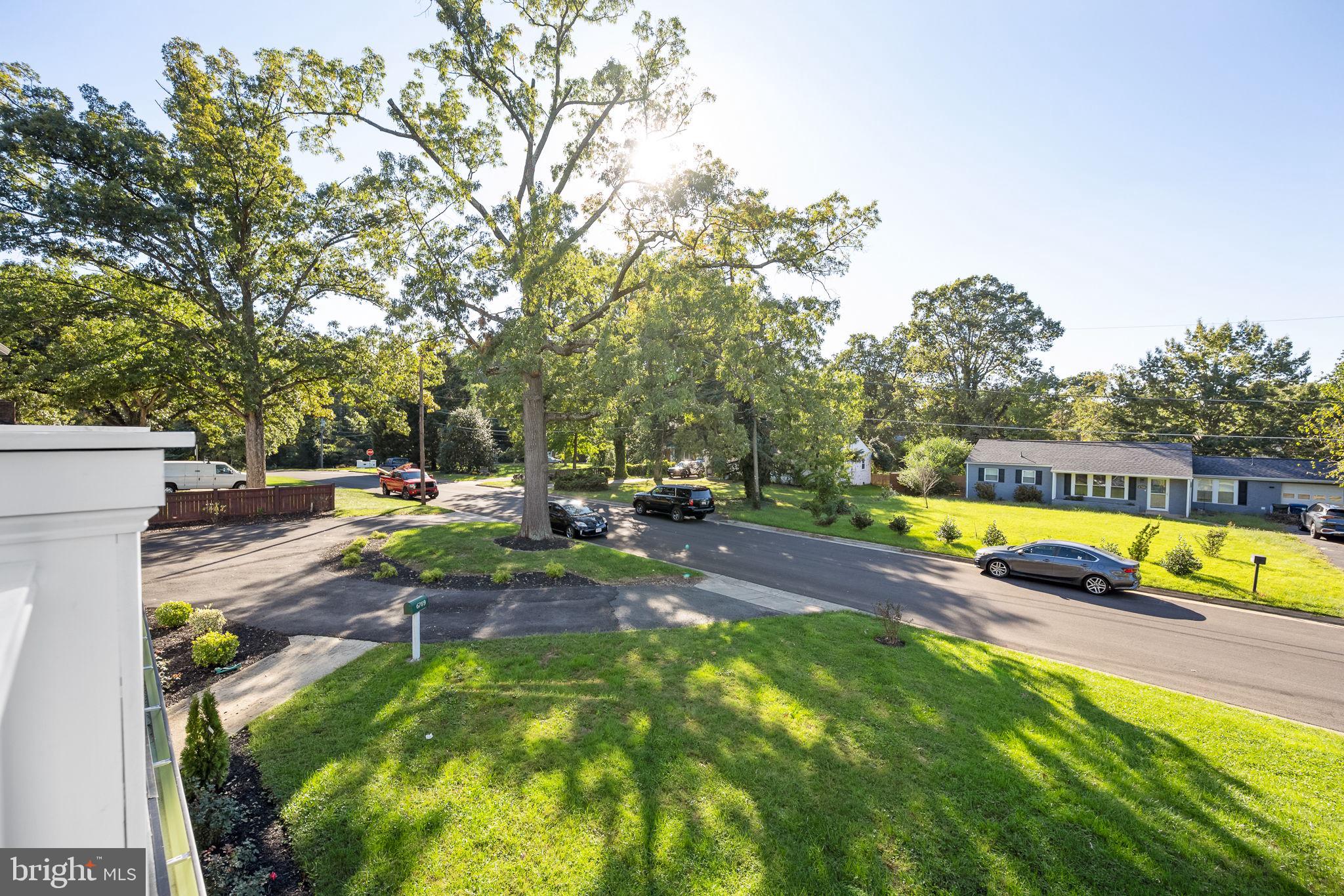 COUNTRY CLUB - Residential