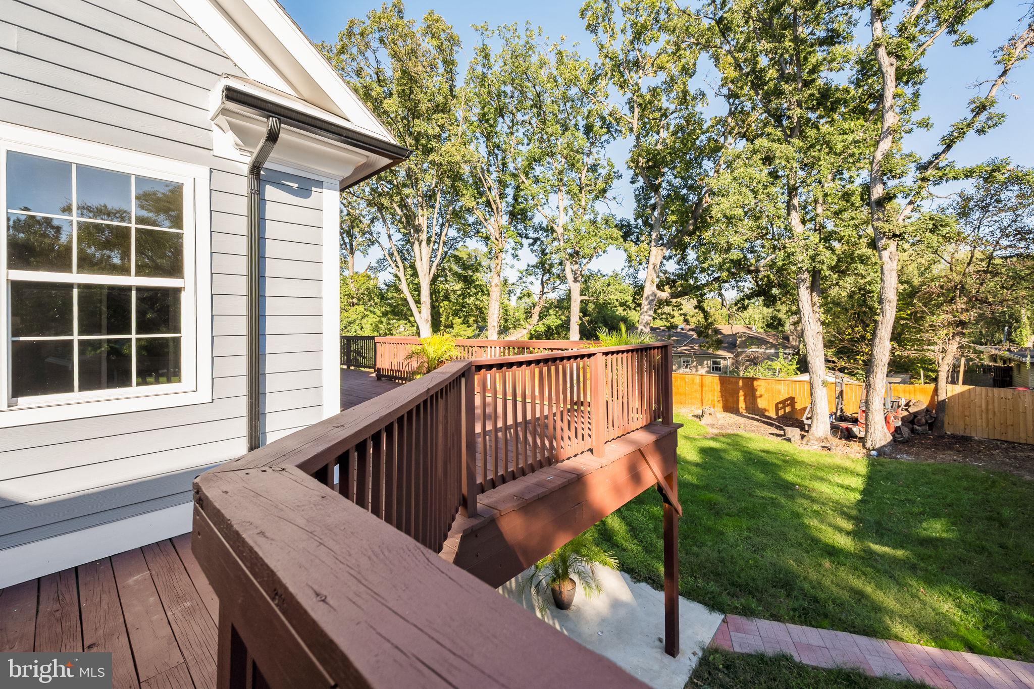 COUNTRY CLUB - Residential