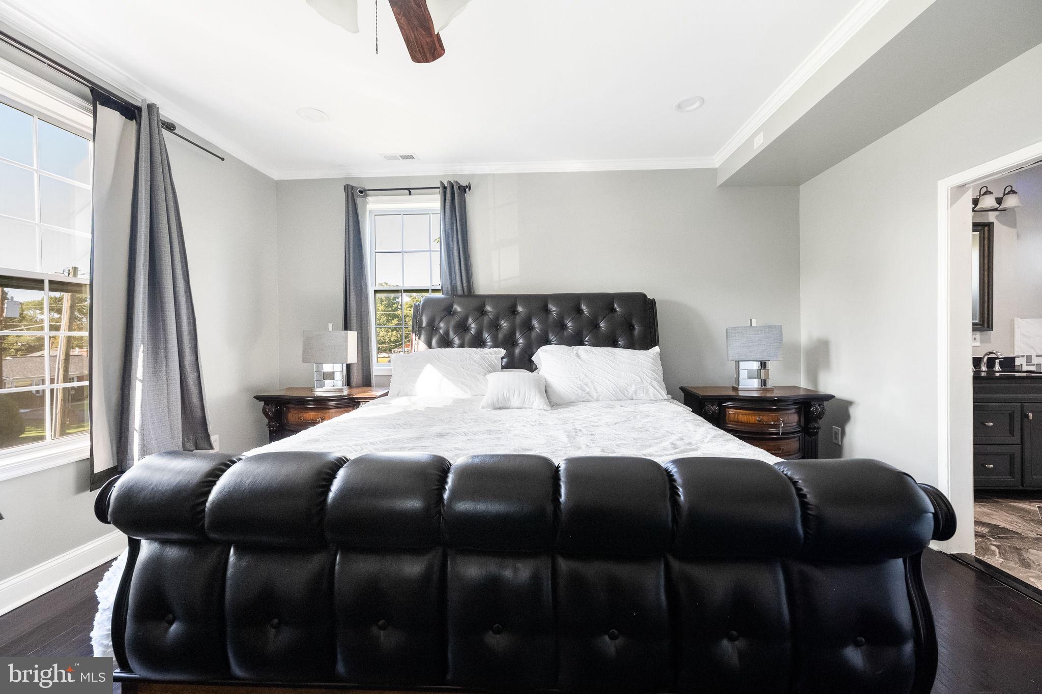 COUNTRY CLUB - Residential