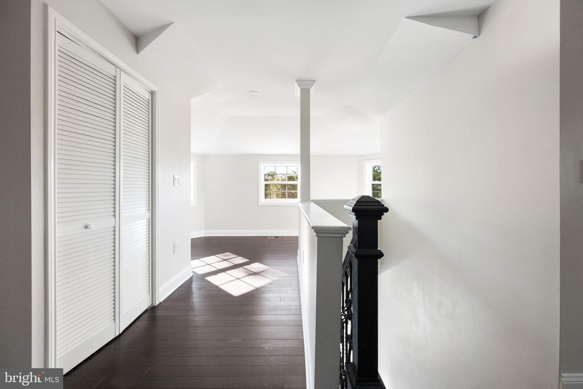 COUNTRY CLUB - Residential