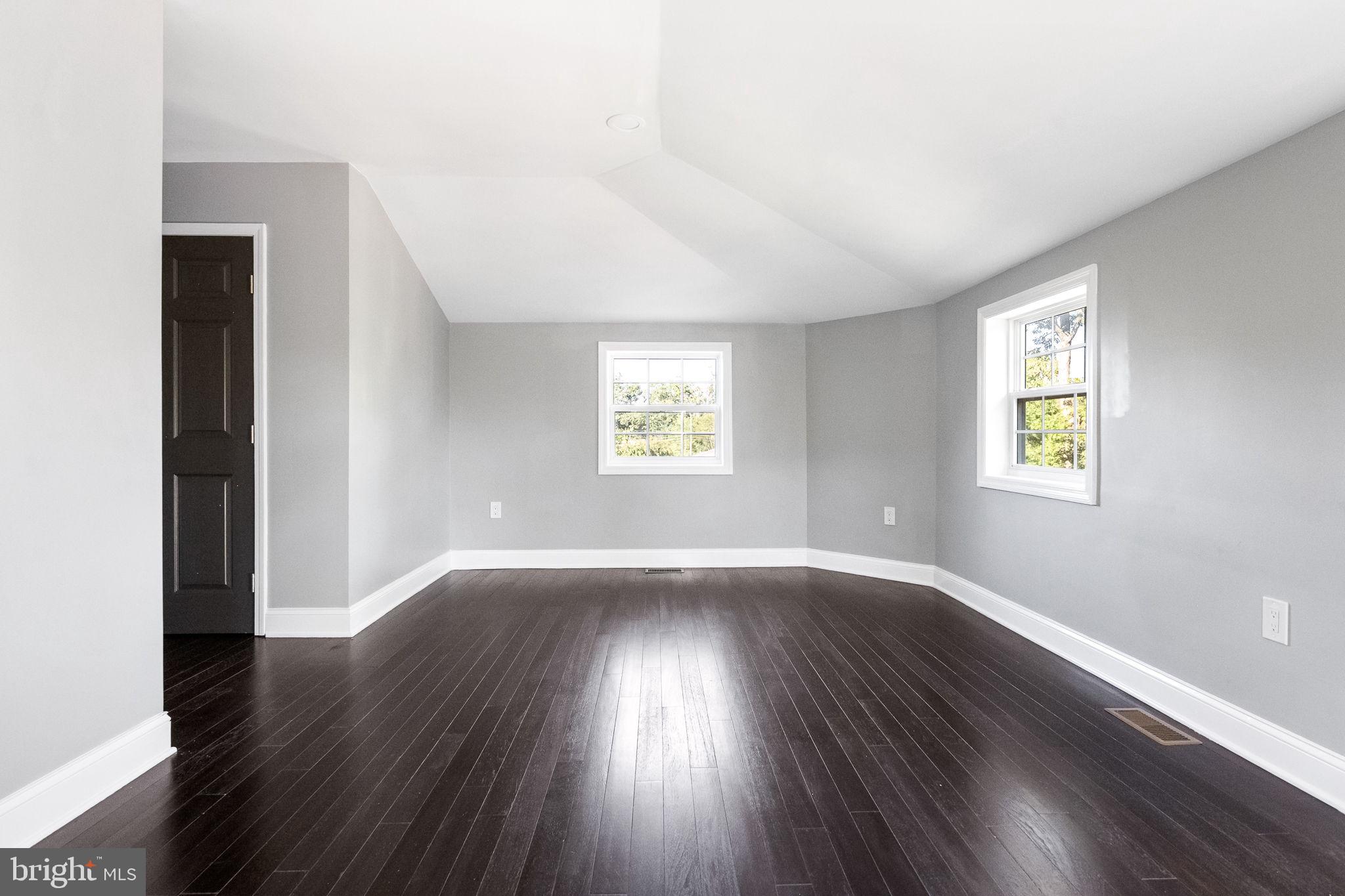 COUNTRY CLUB - Residential