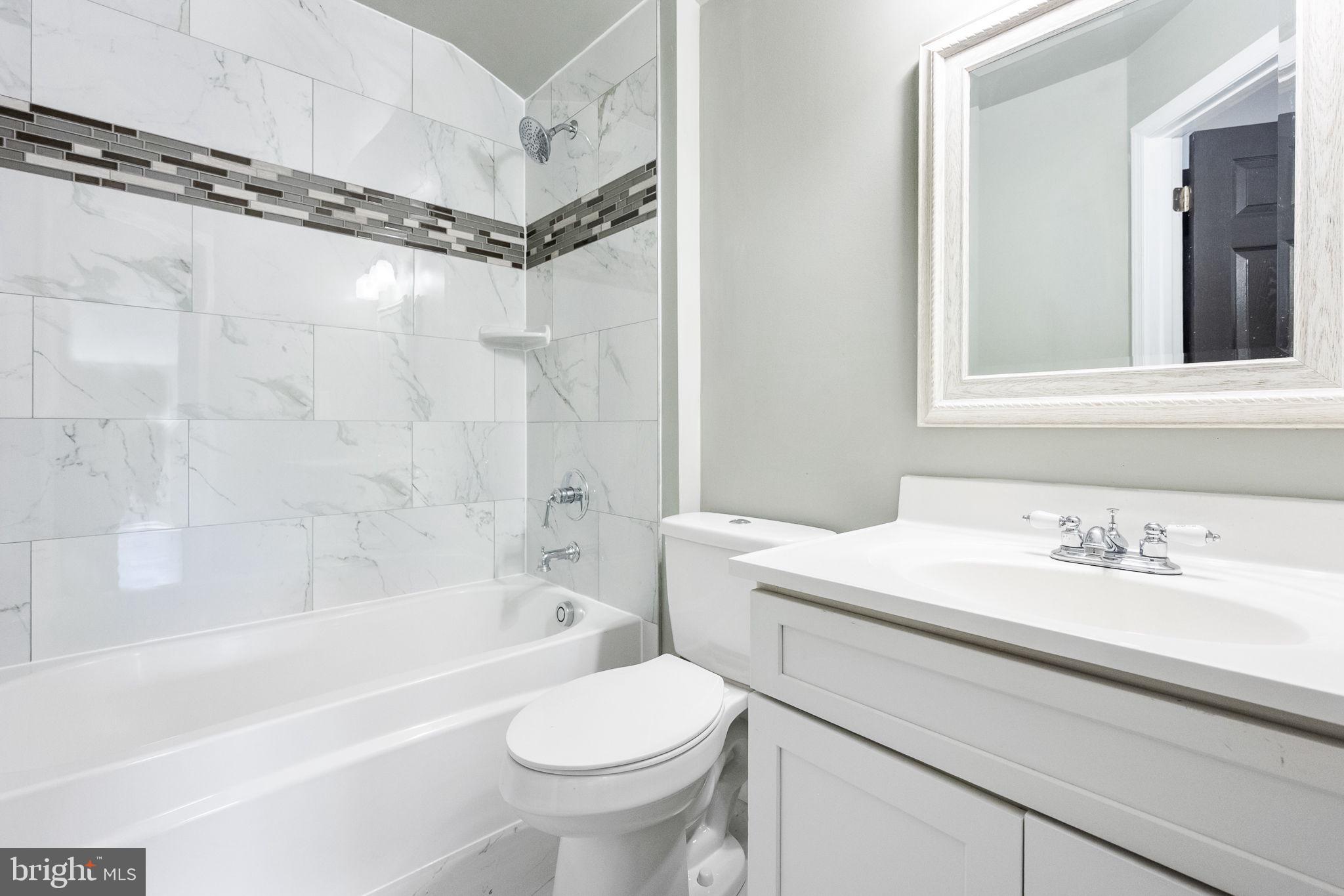 COUNTRY CLUB - Residential