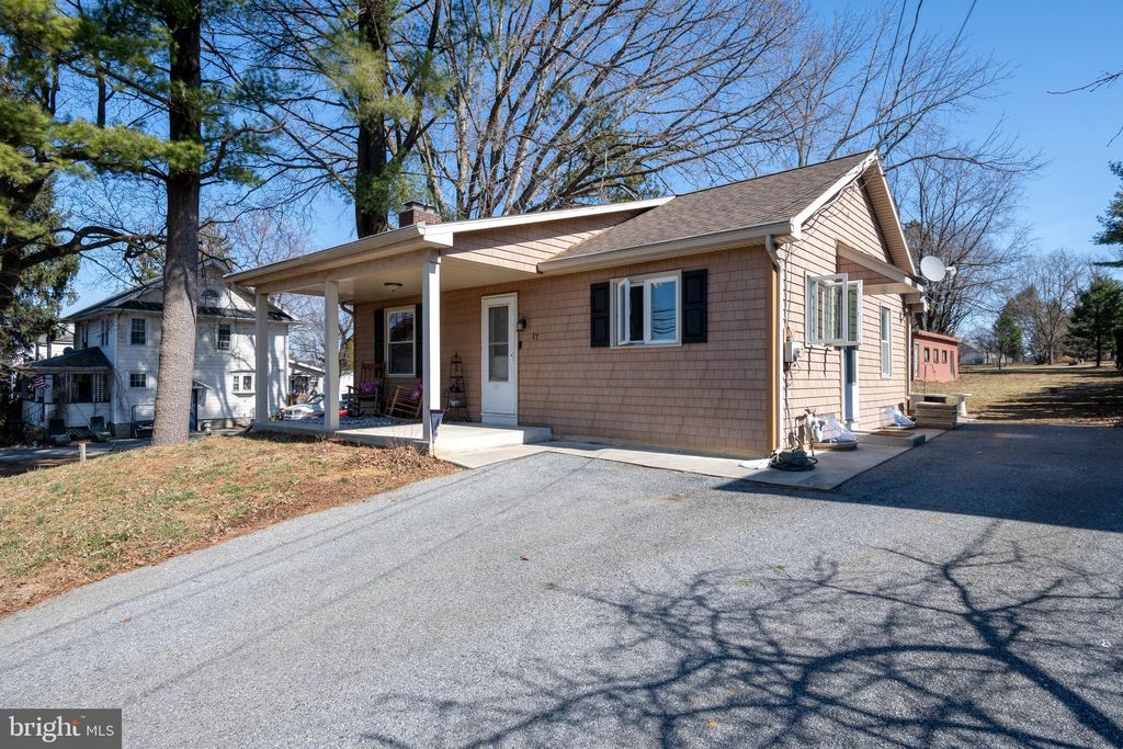 Photo of 17 Wilson Avenue, LEOLA, PA 17540 (MLS # PALA2064766)